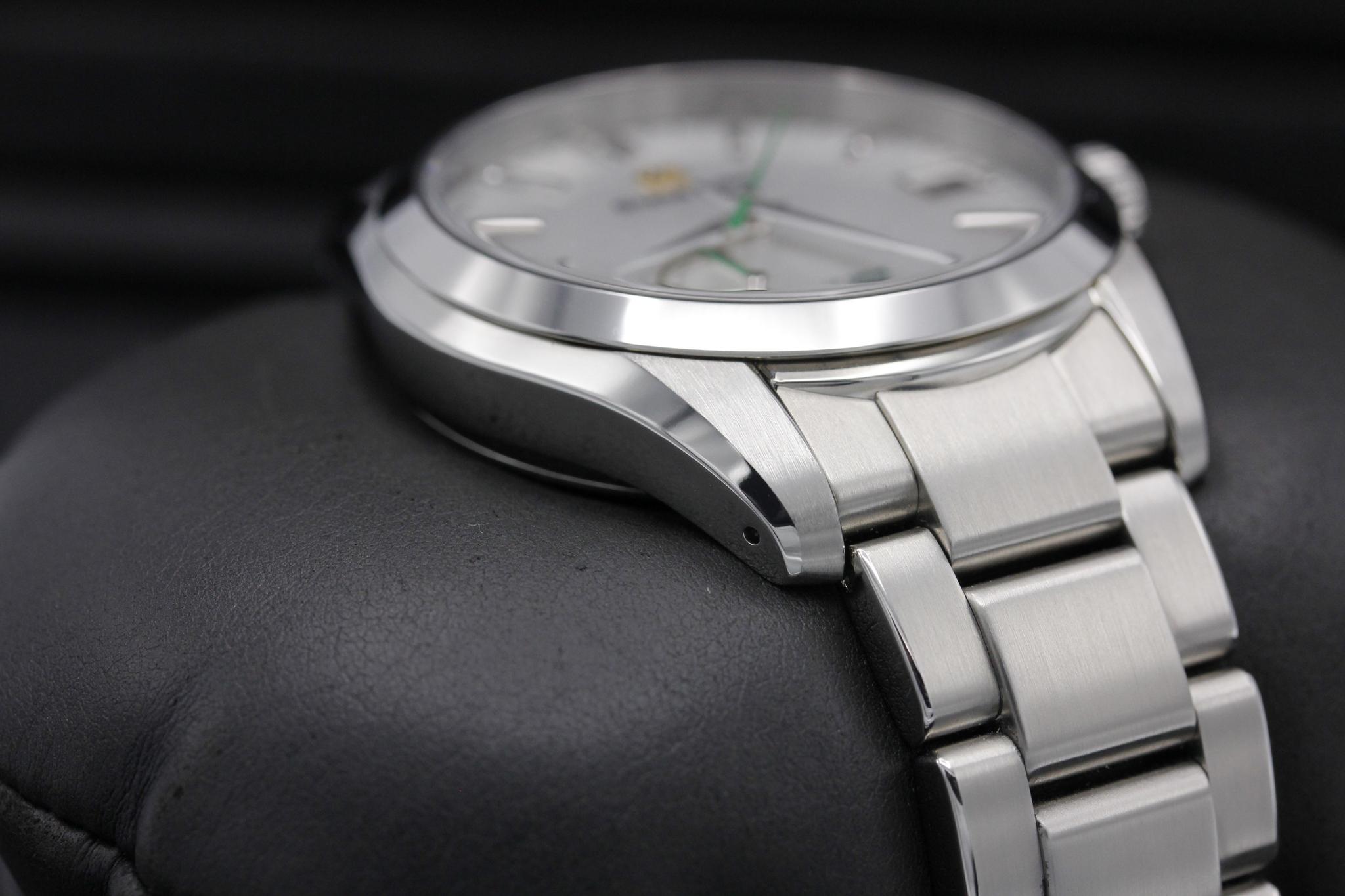 Watch Image 6