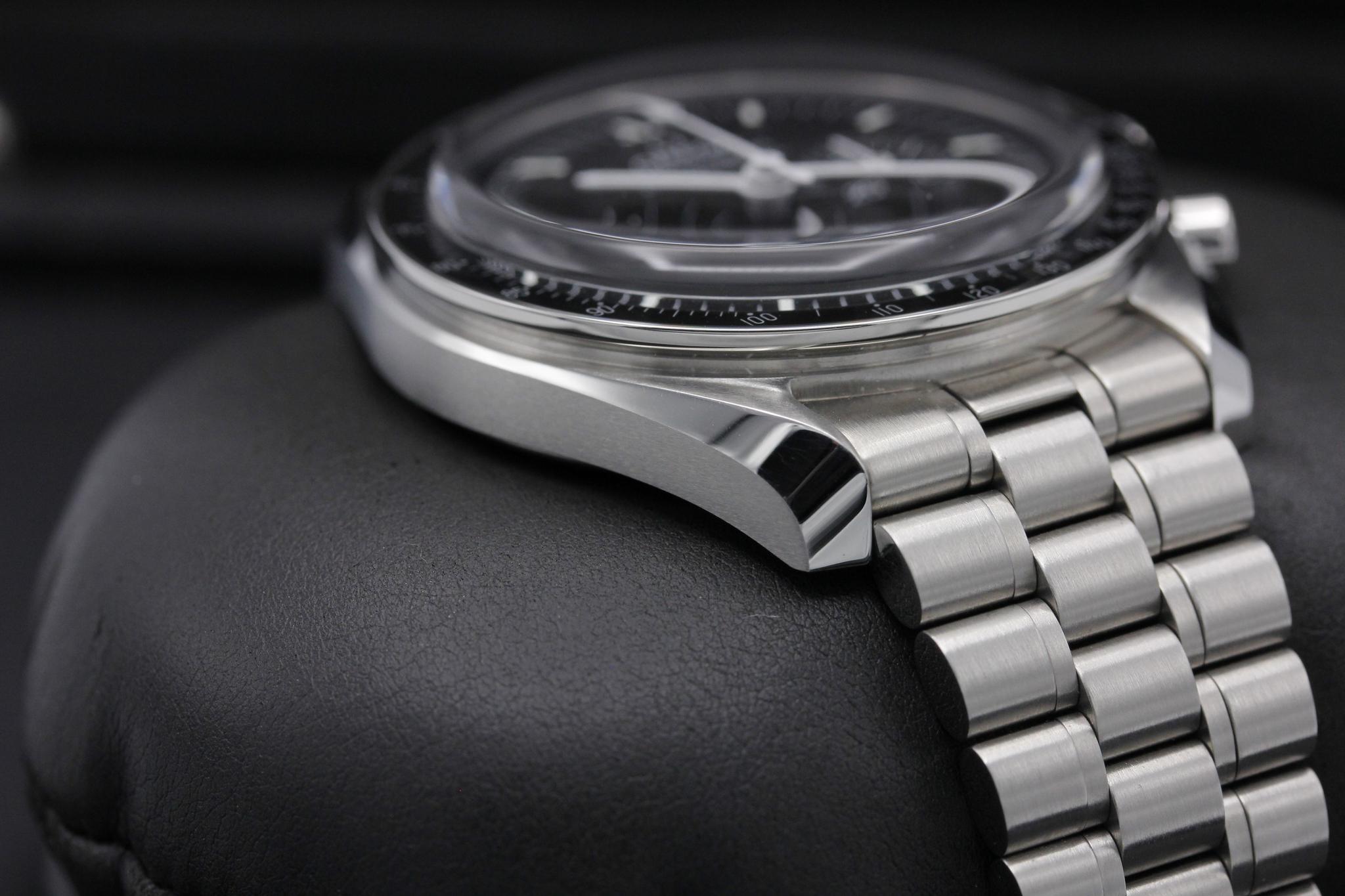 Watch Image 6