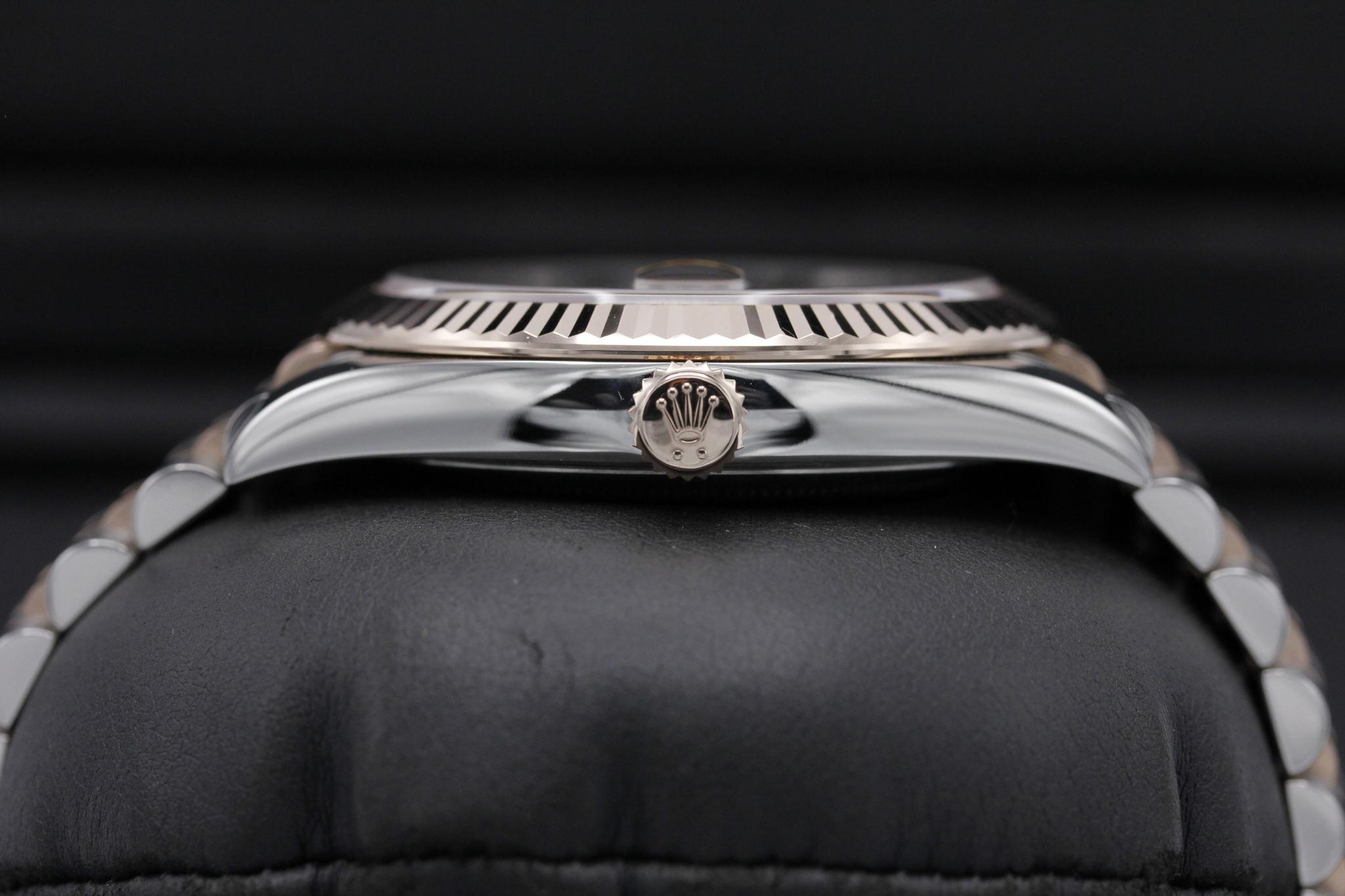 Watch Image 3