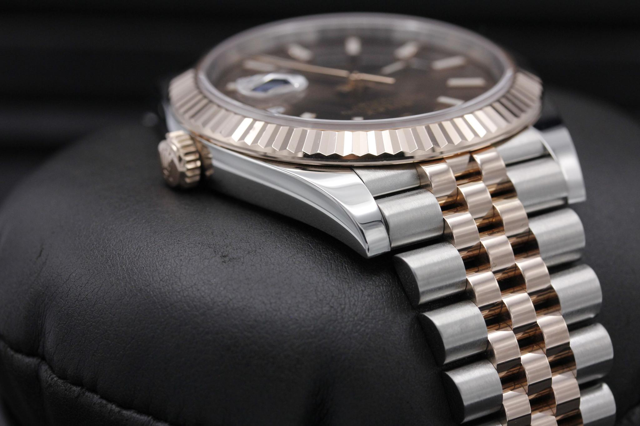 Watch Image 4