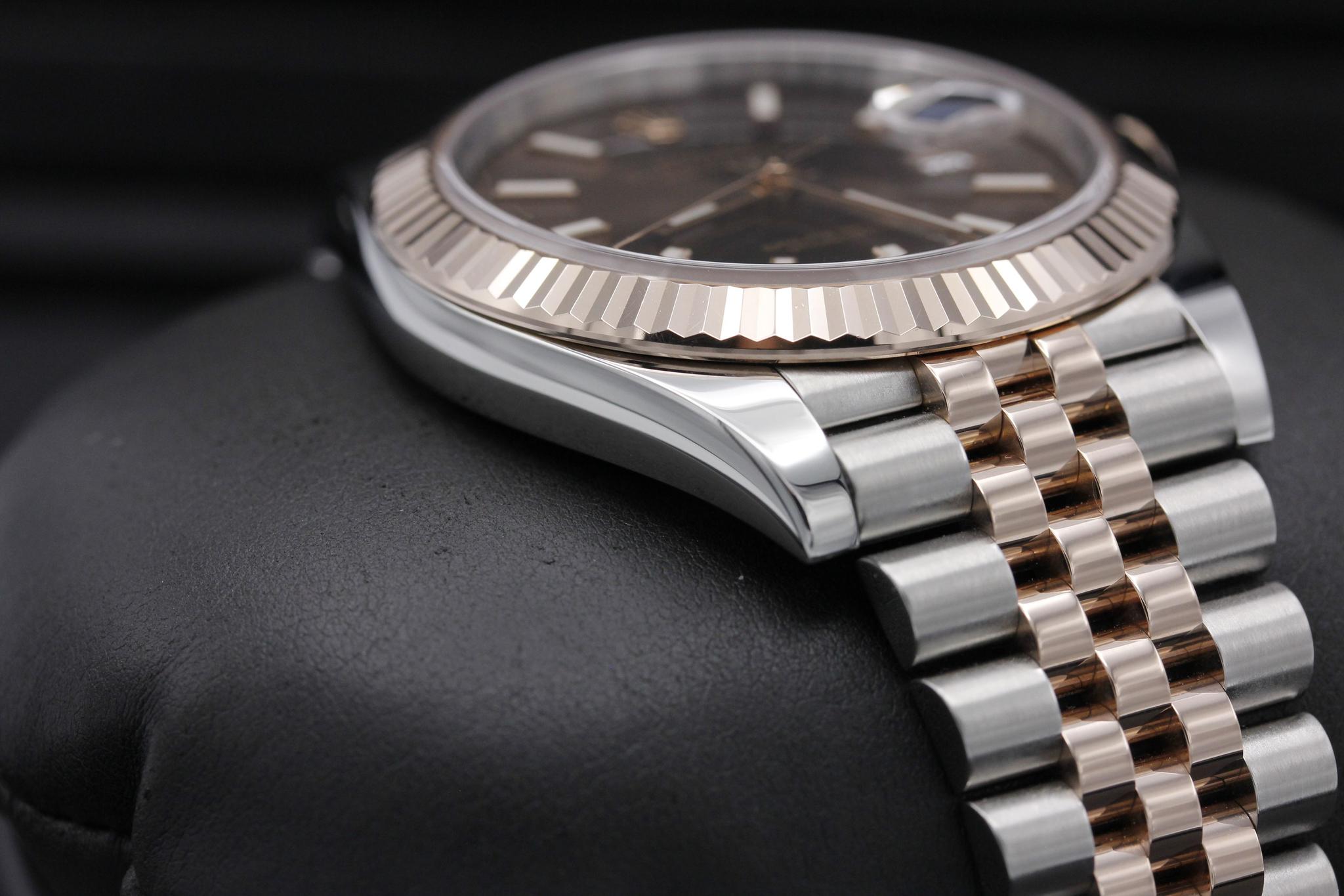 Watch Image 6