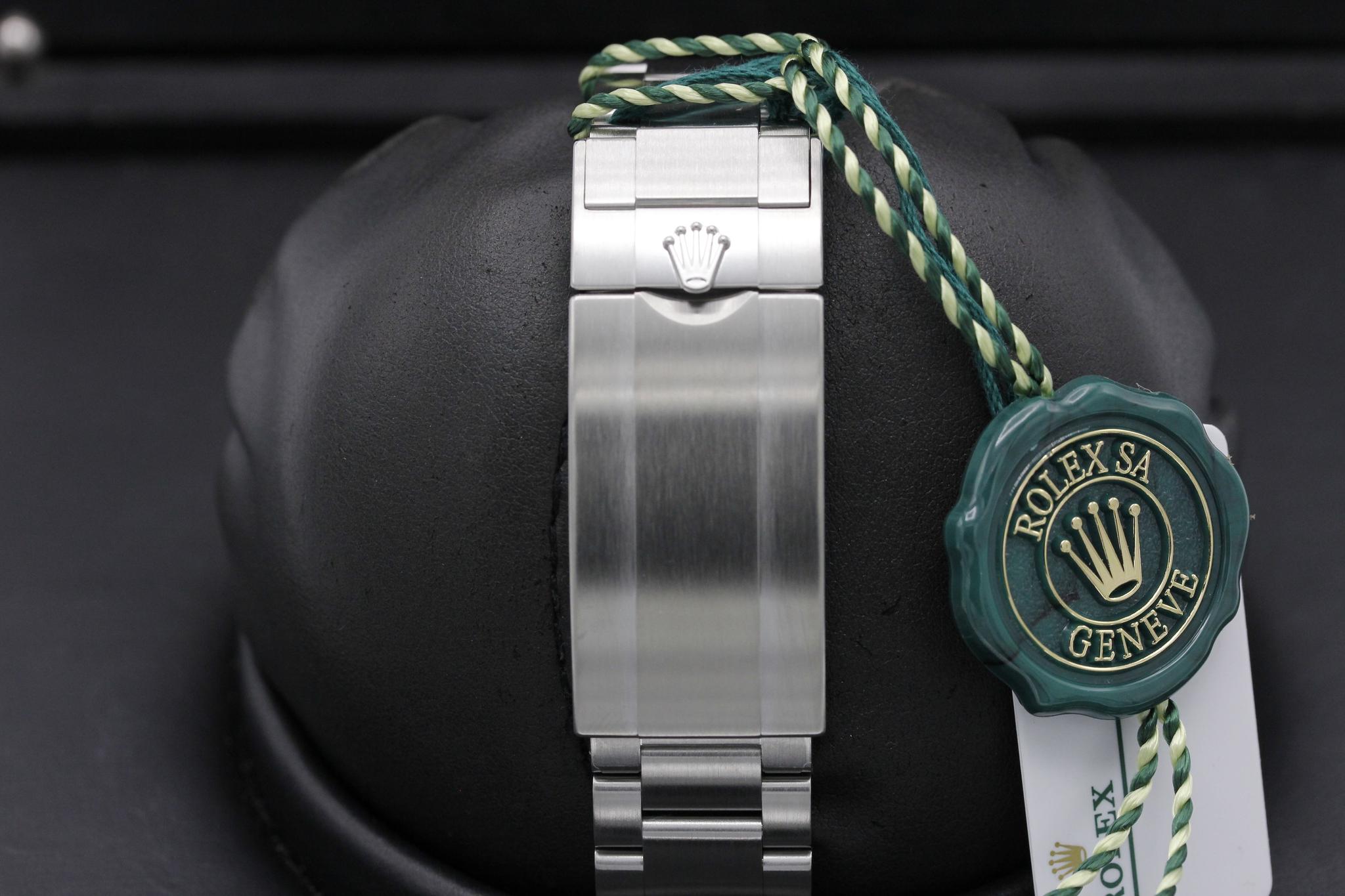 Watch Image 8