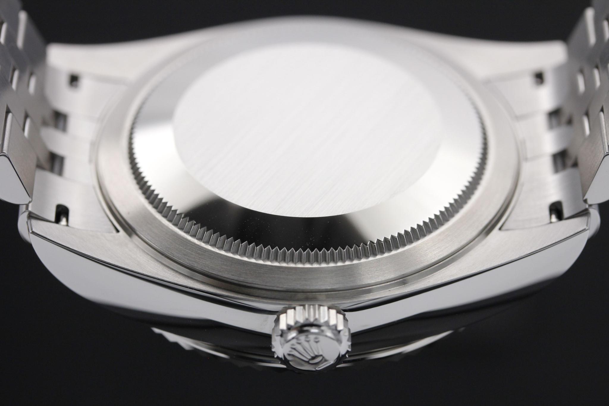 Watch Image 7