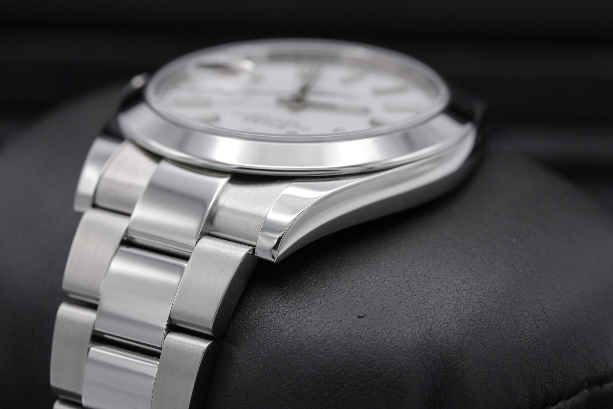 Watch Image 5