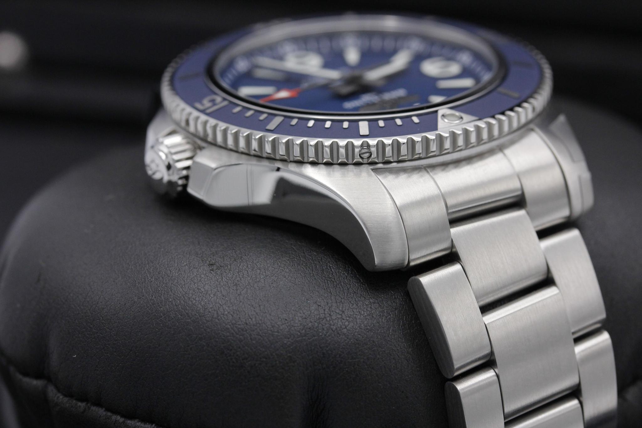 Watch Image 4