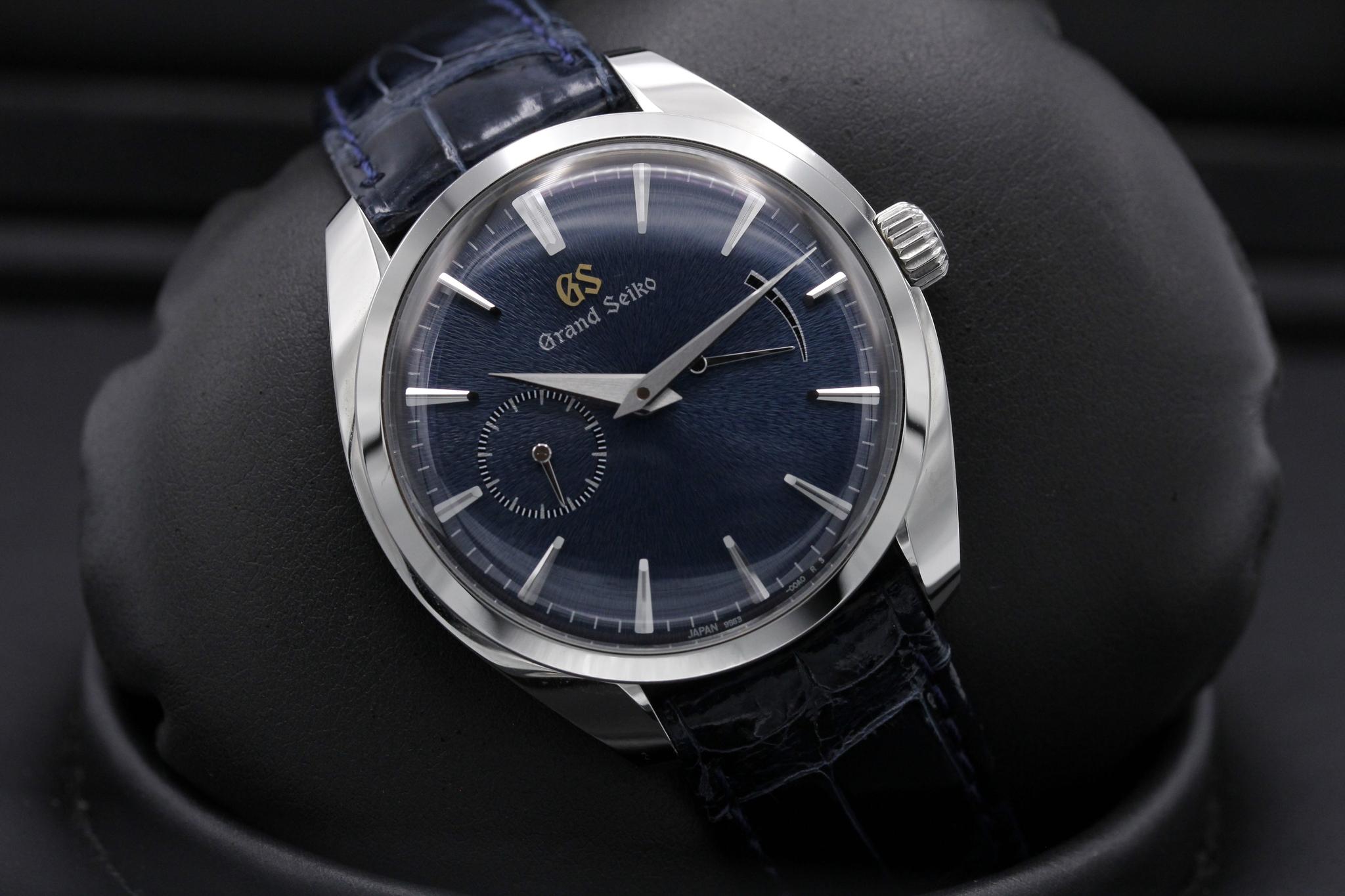 Watch Image 9