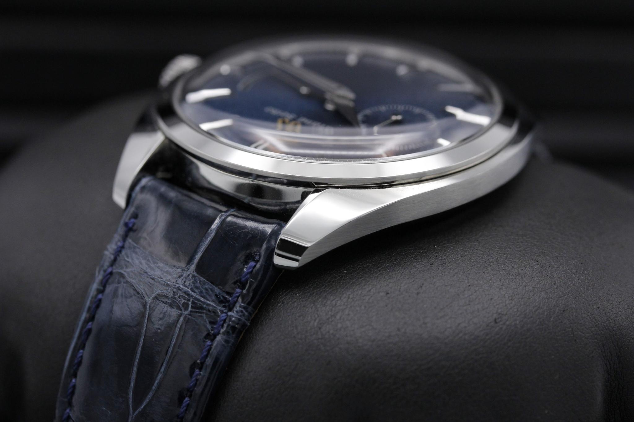 Watch Image 5