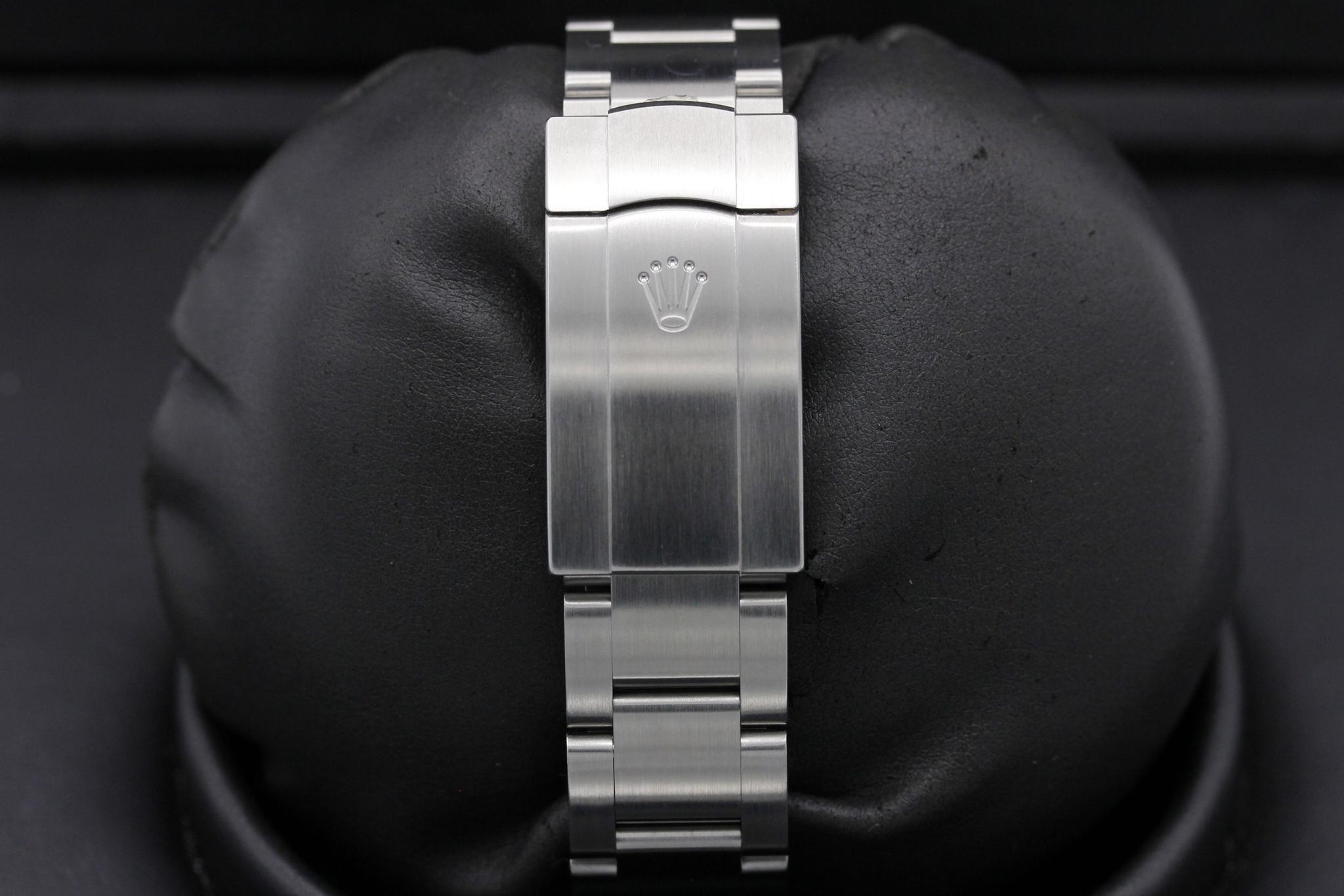 Watch Image 8
