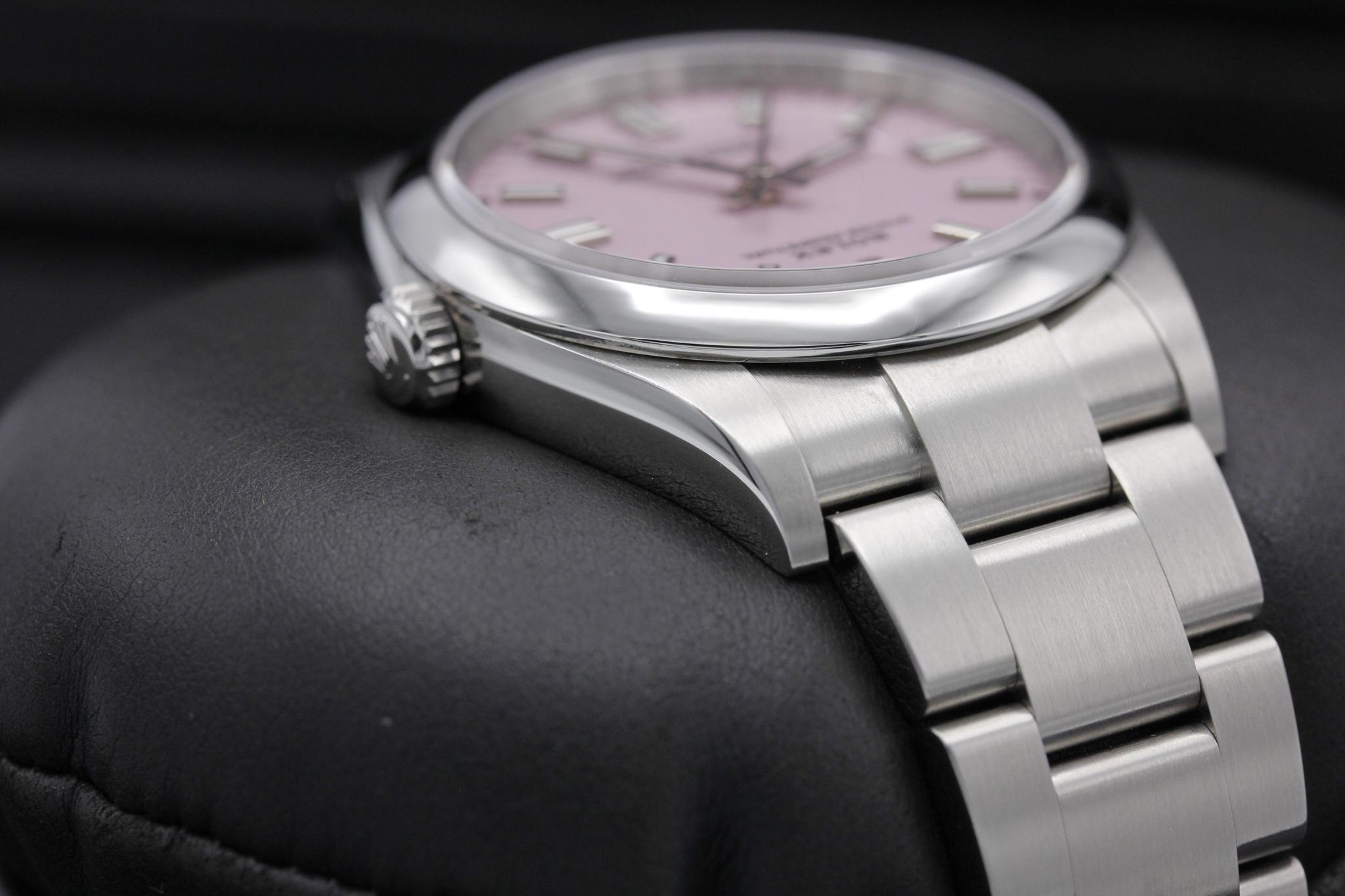 Watch Image 4