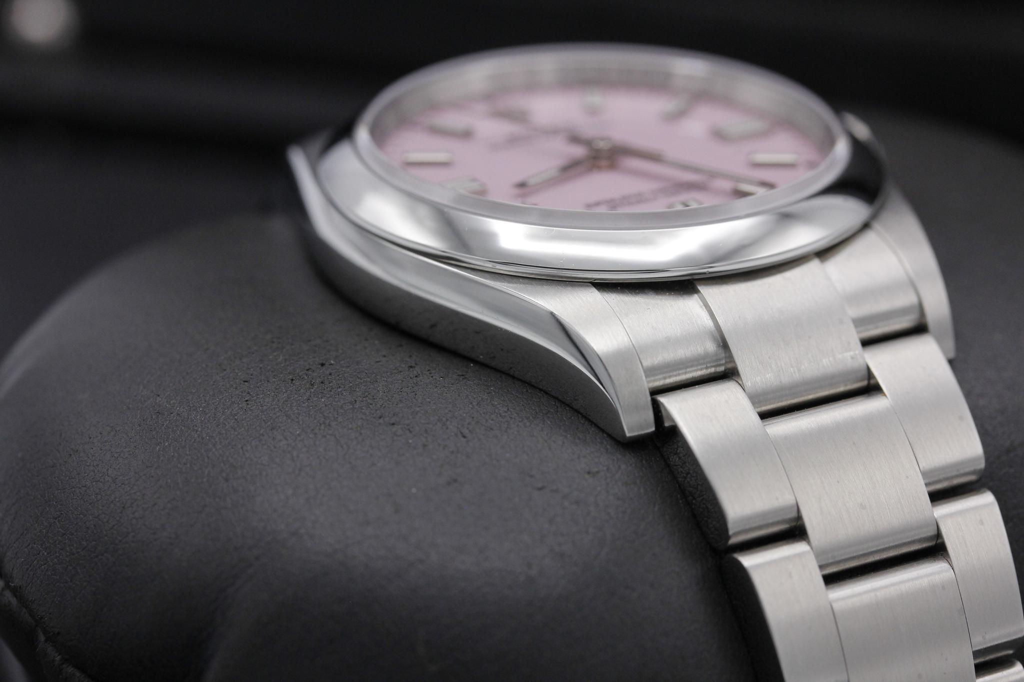 Watch Image 6