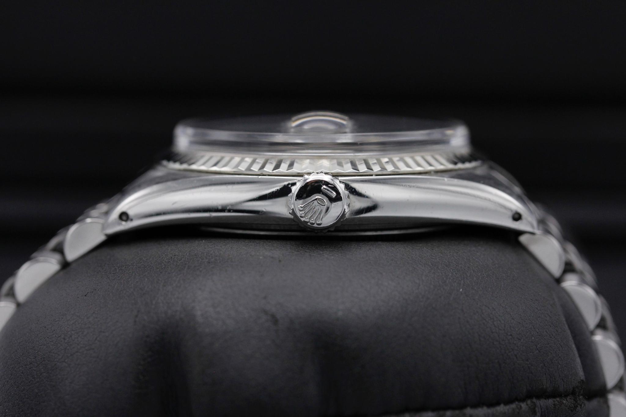Watch Image 3