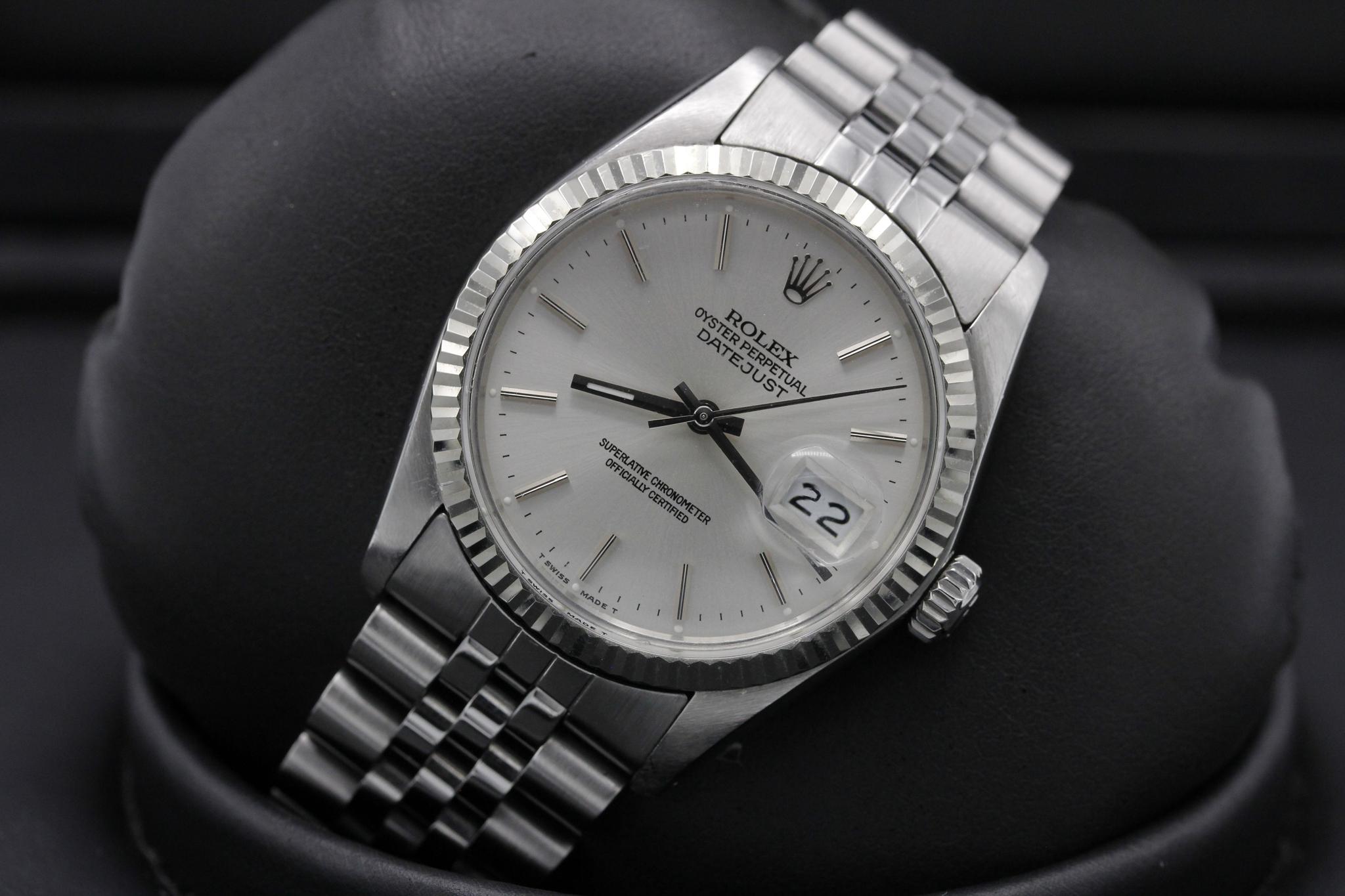 Watch Image 10