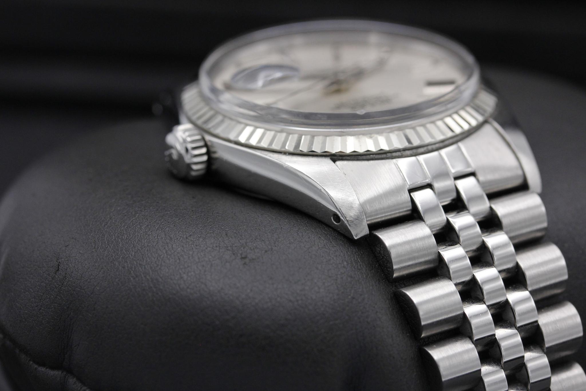 Watch Image 4