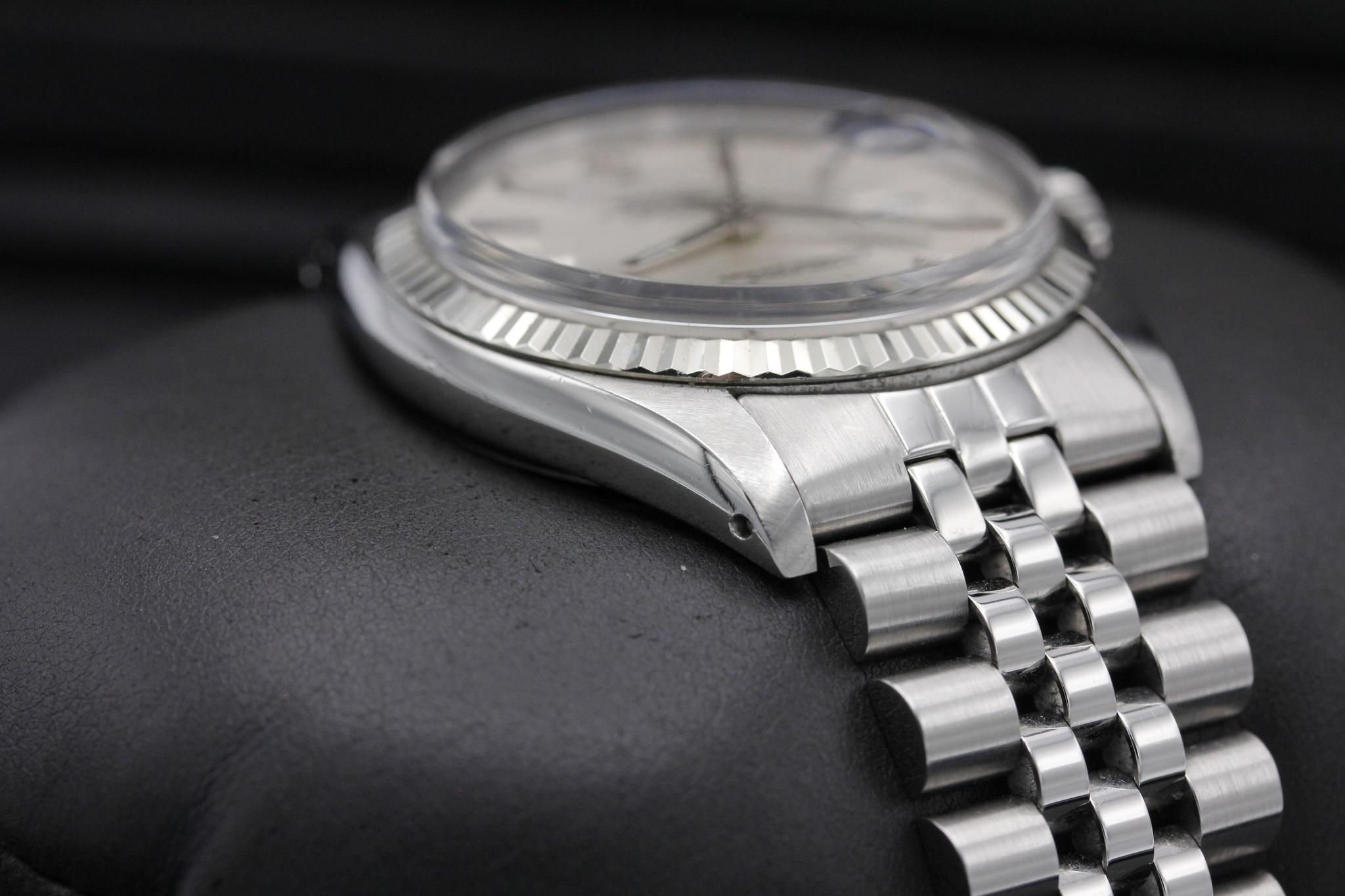 Watch Image 6