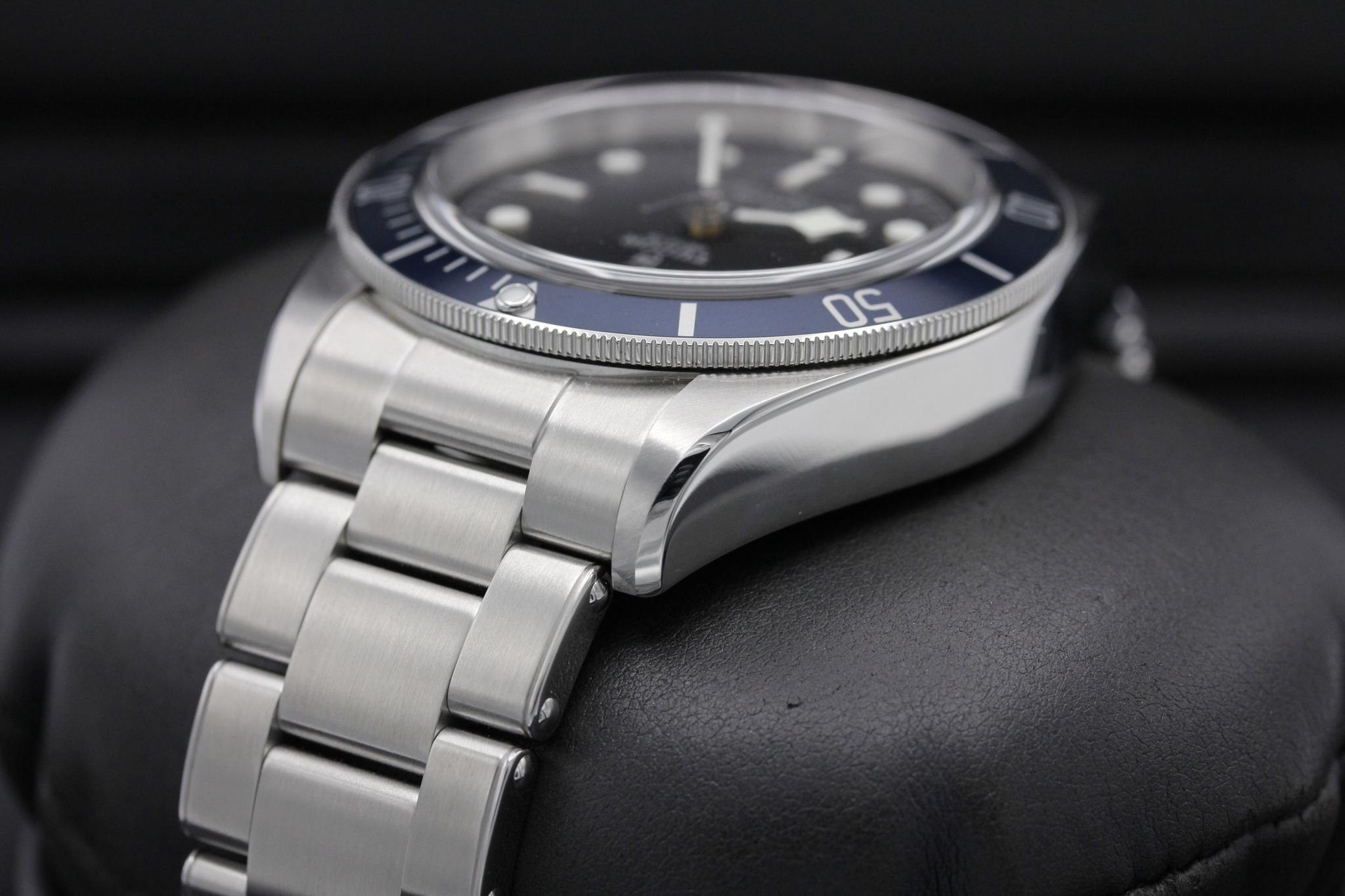 Watch Image 5