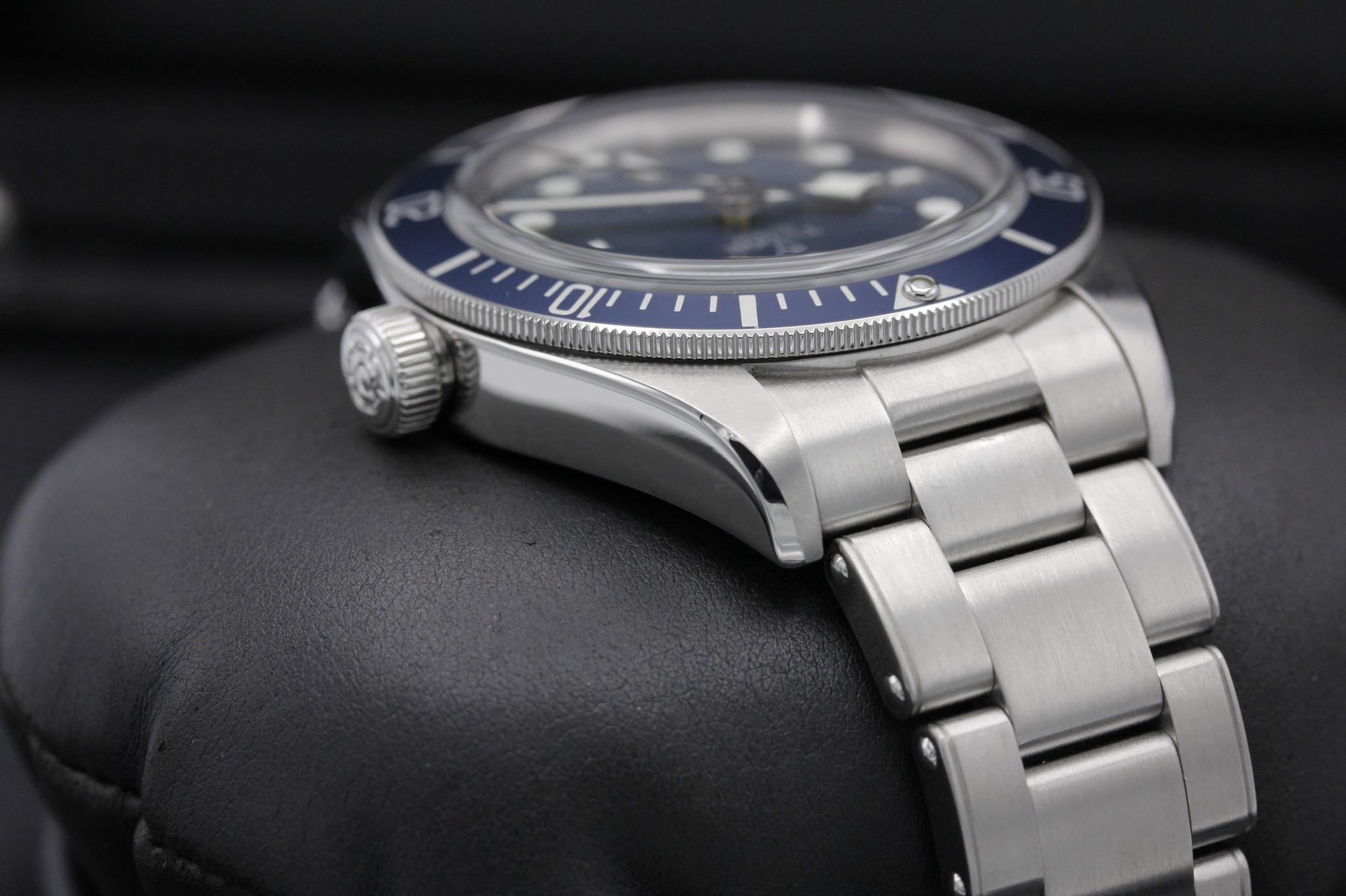 Watch Image 4