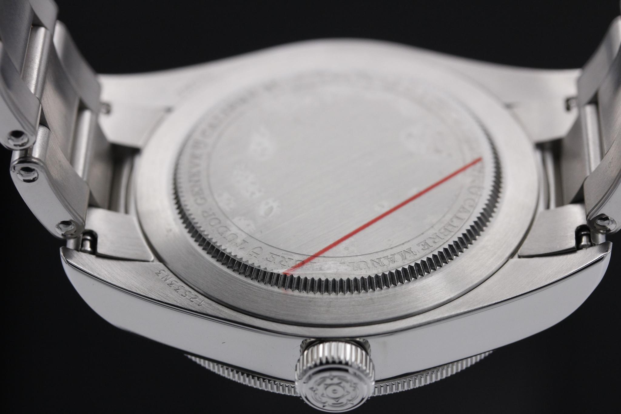 Watch Image 7
