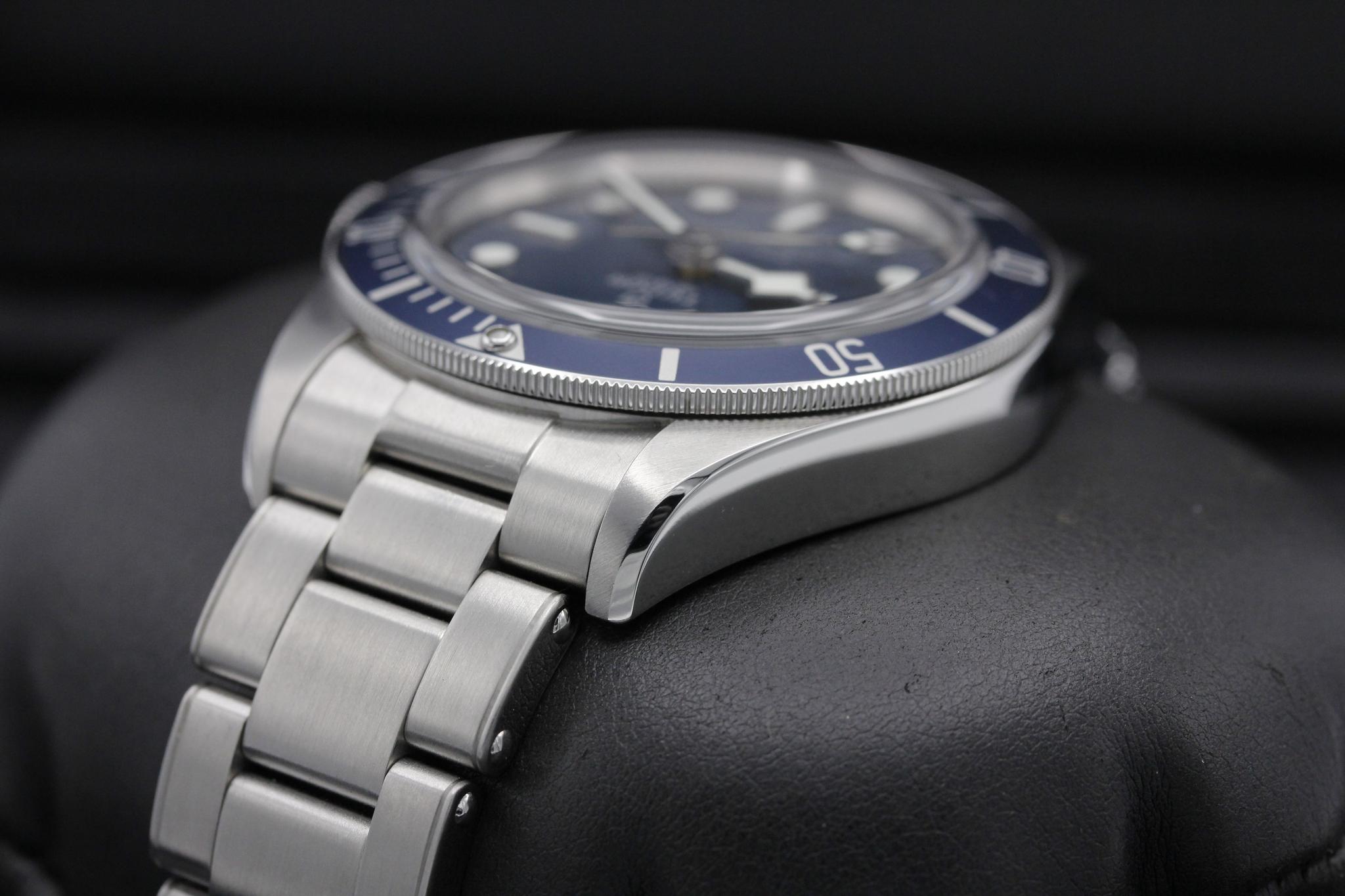 Watch Image 5