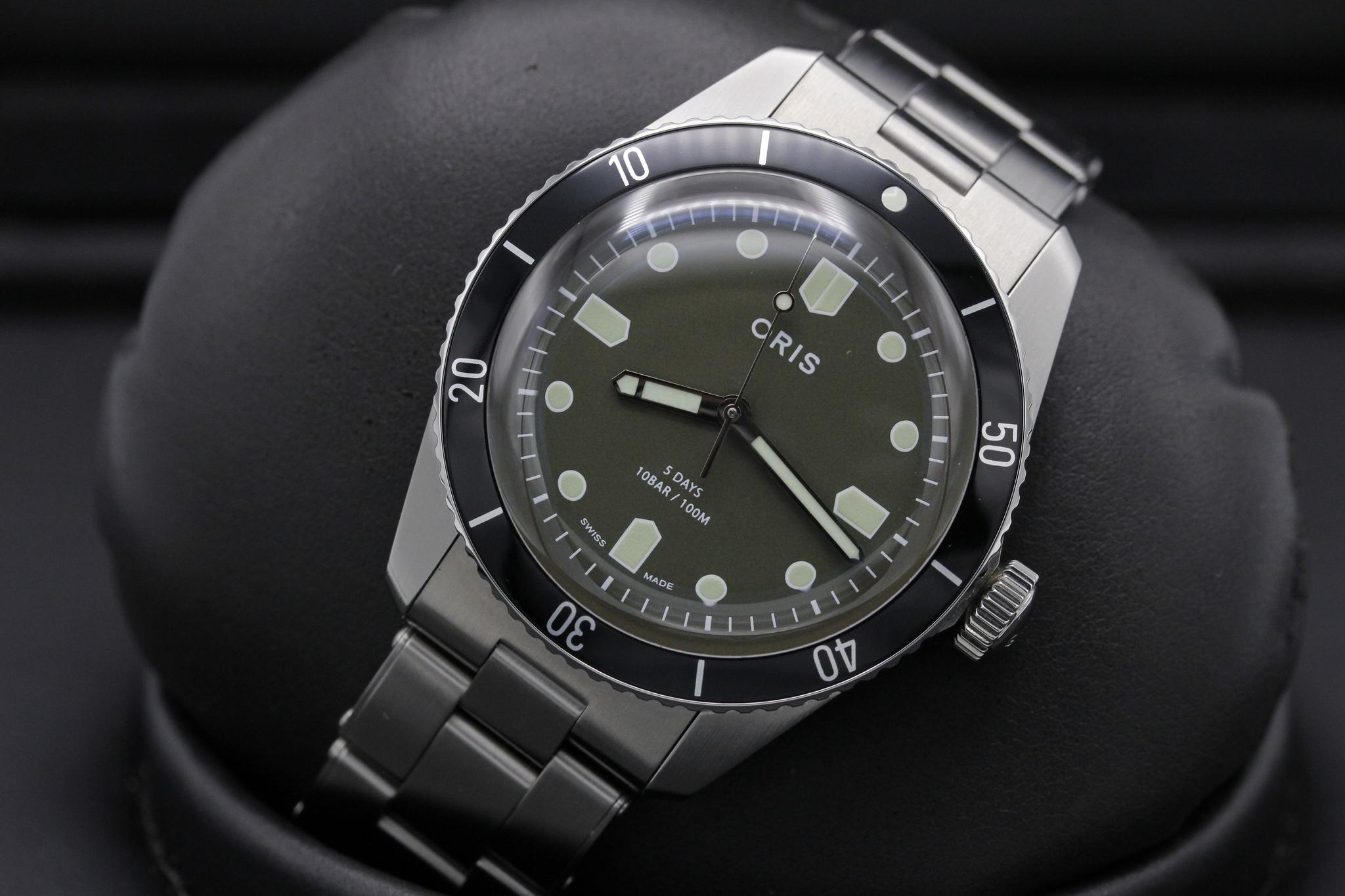 Watch Image 10
