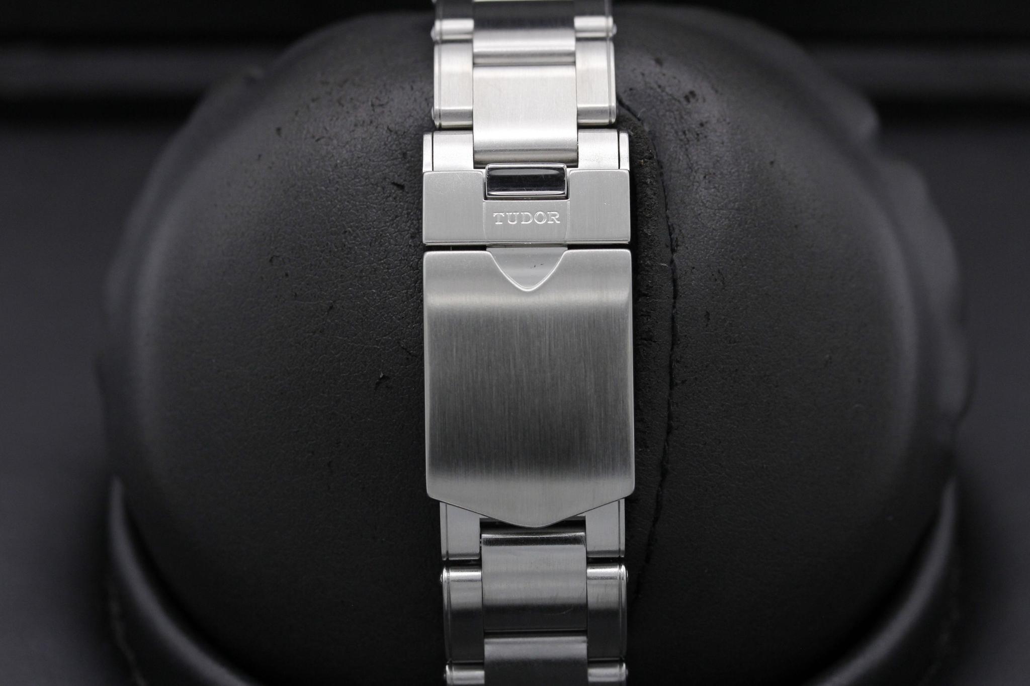 Watch Image 8