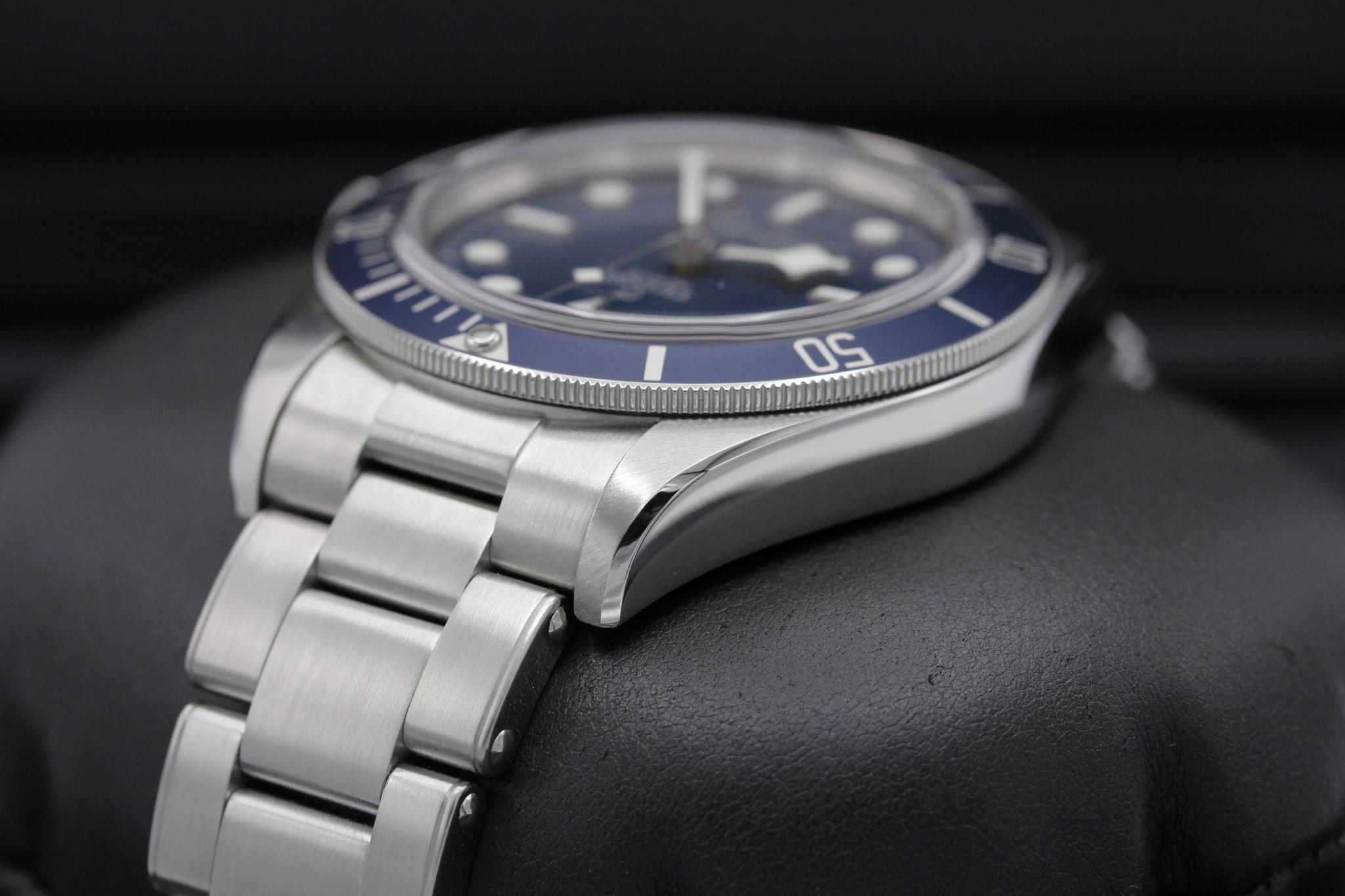 Watch Image 5