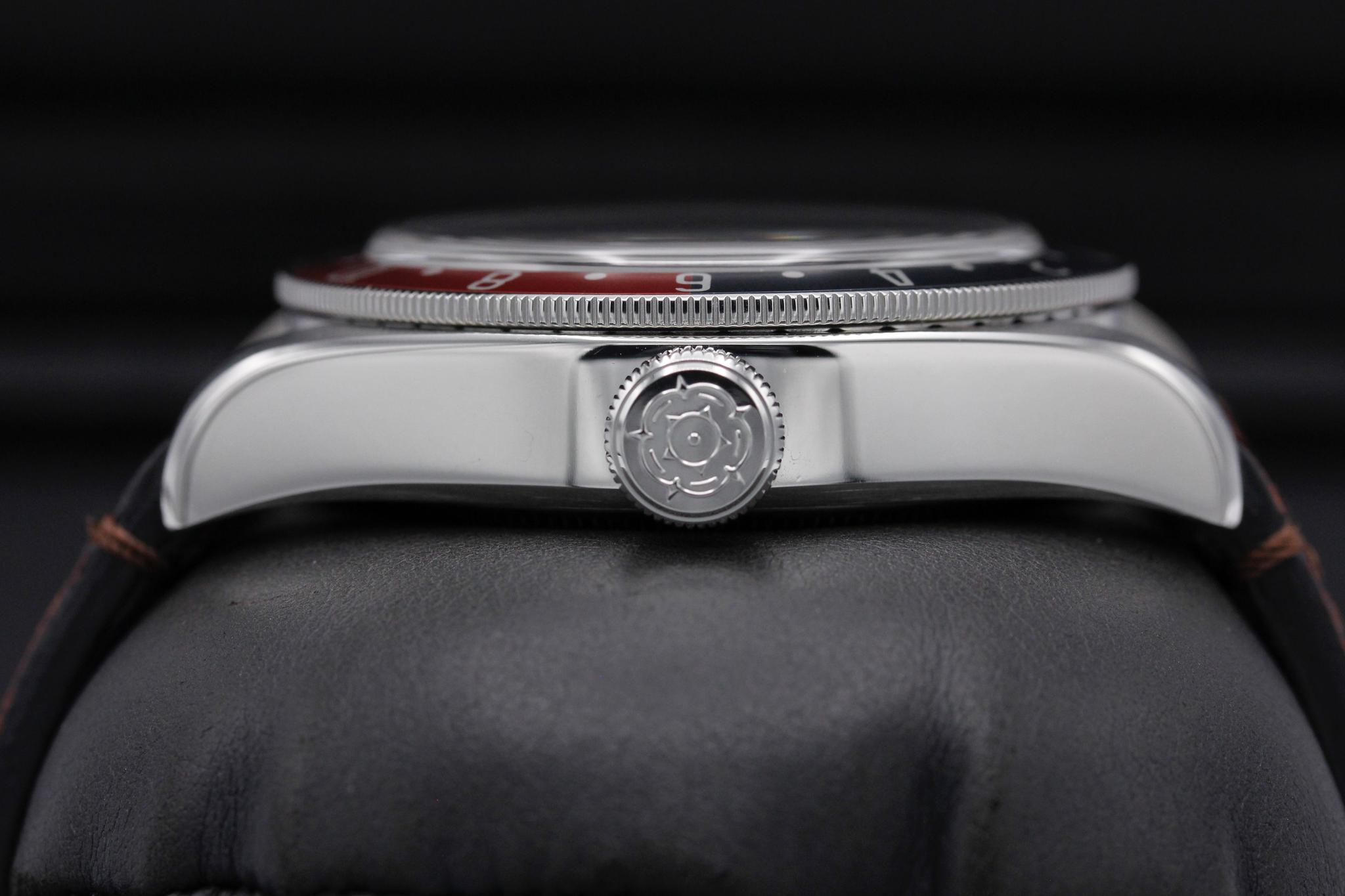 Watch Image 3