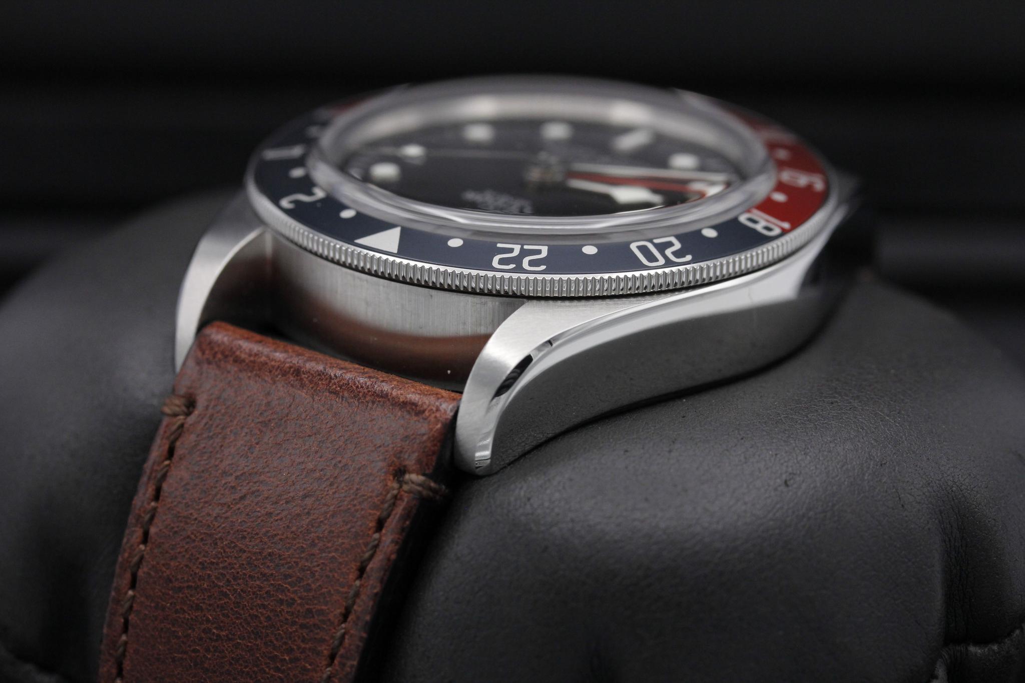 Watch Image 5
