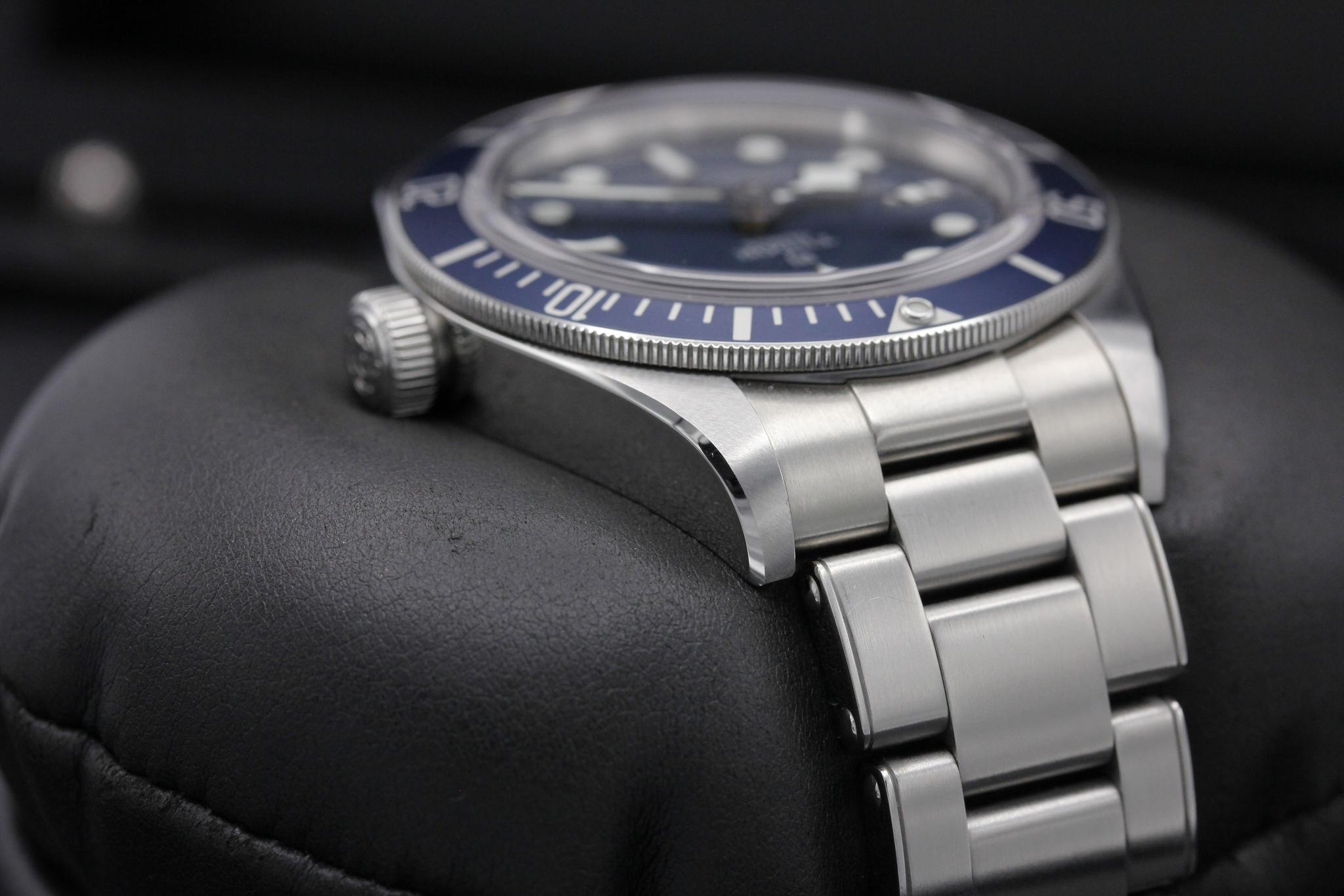 Watch Image 4