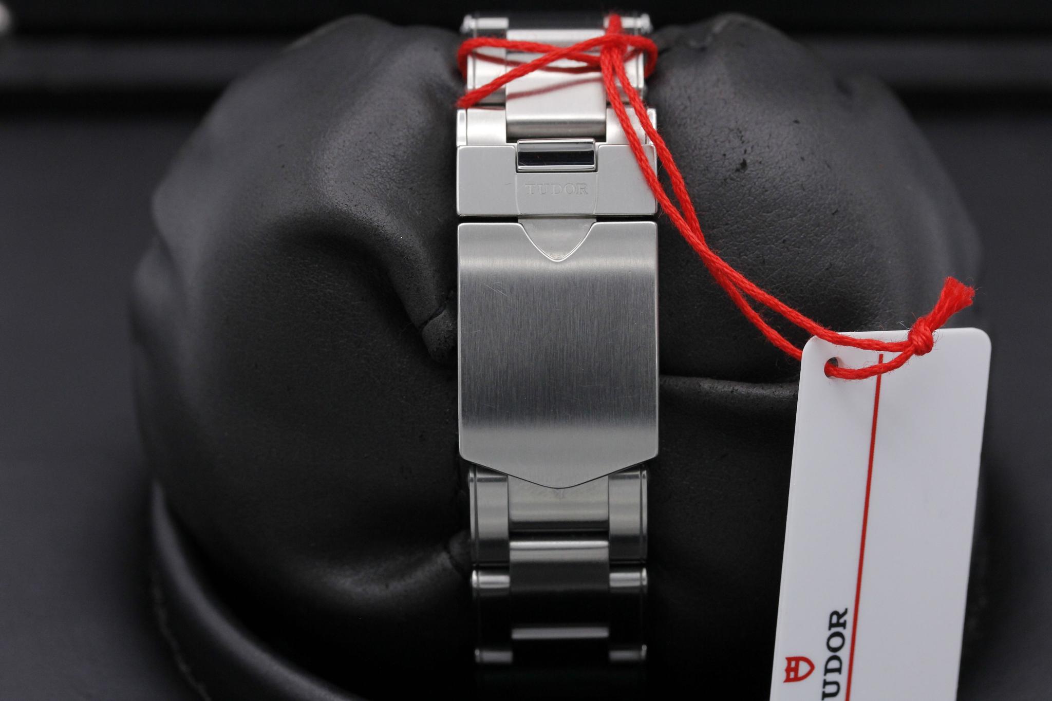 Watch Image 8