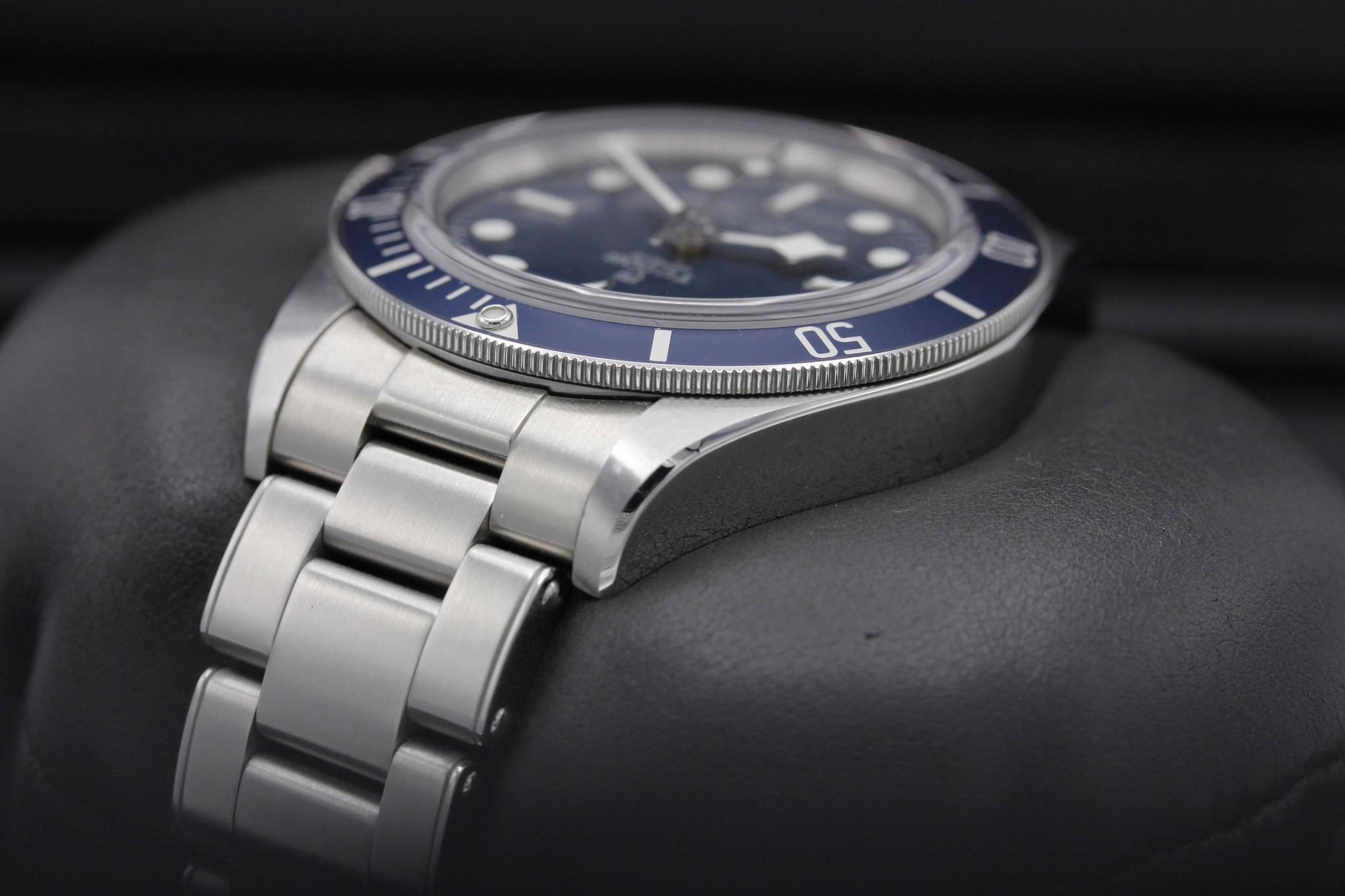 Watch Image 5