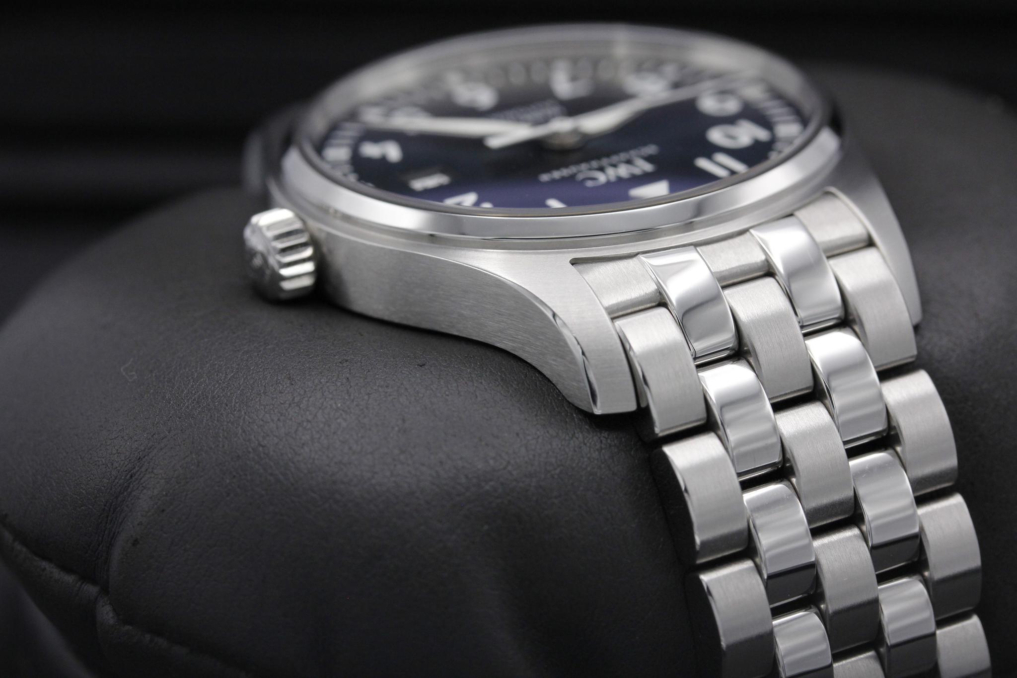 Watch Image 4