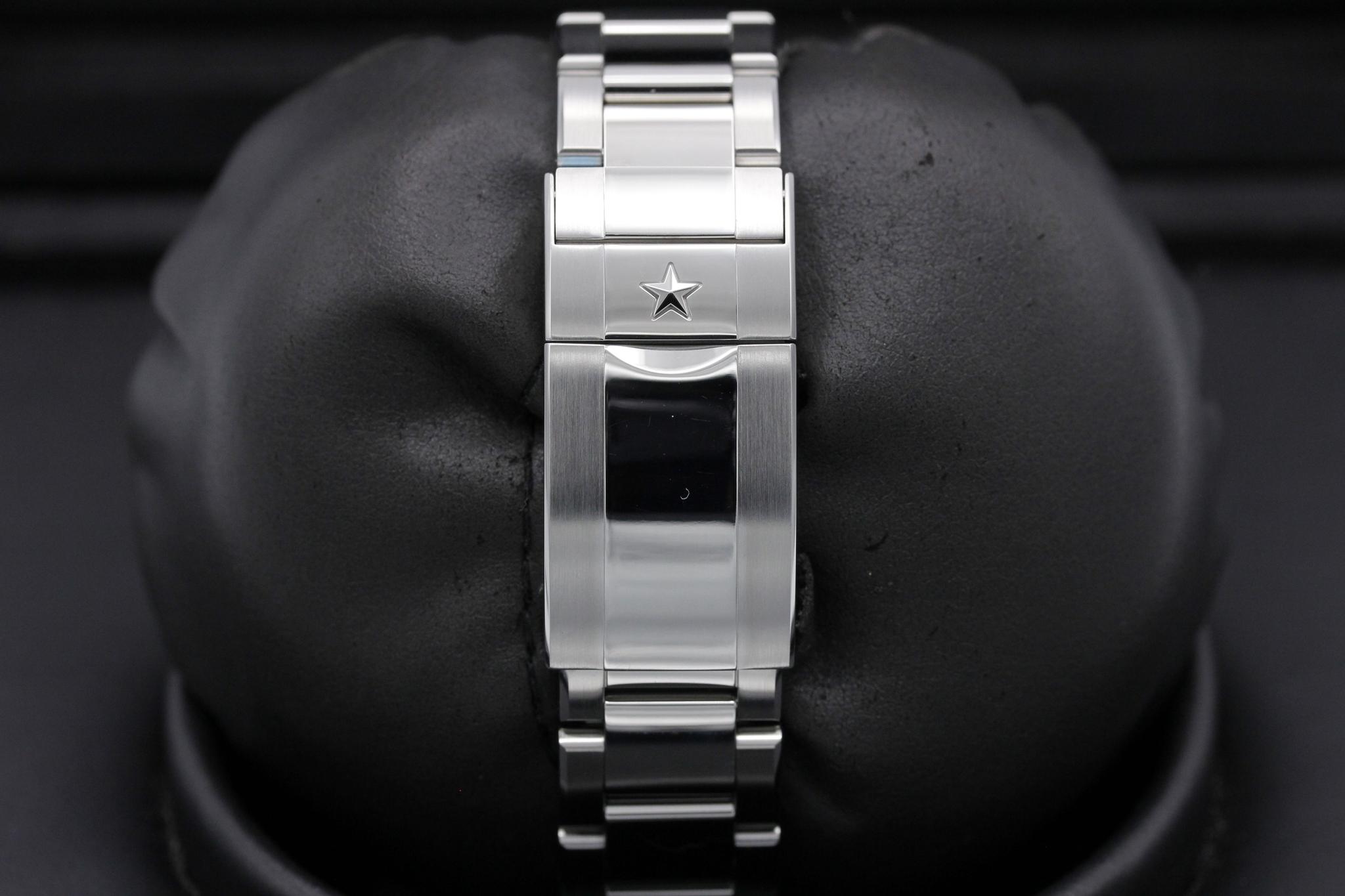 Watch Image 8