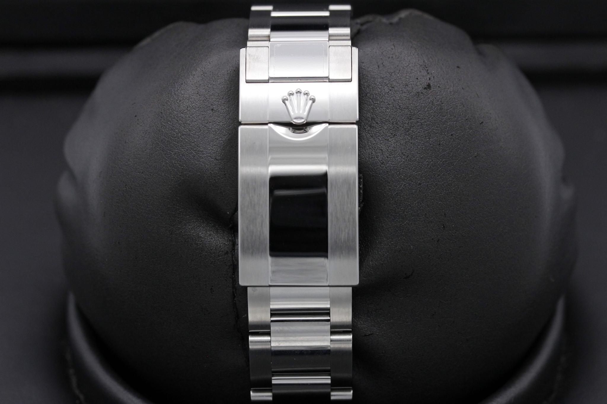 Watch Image 8