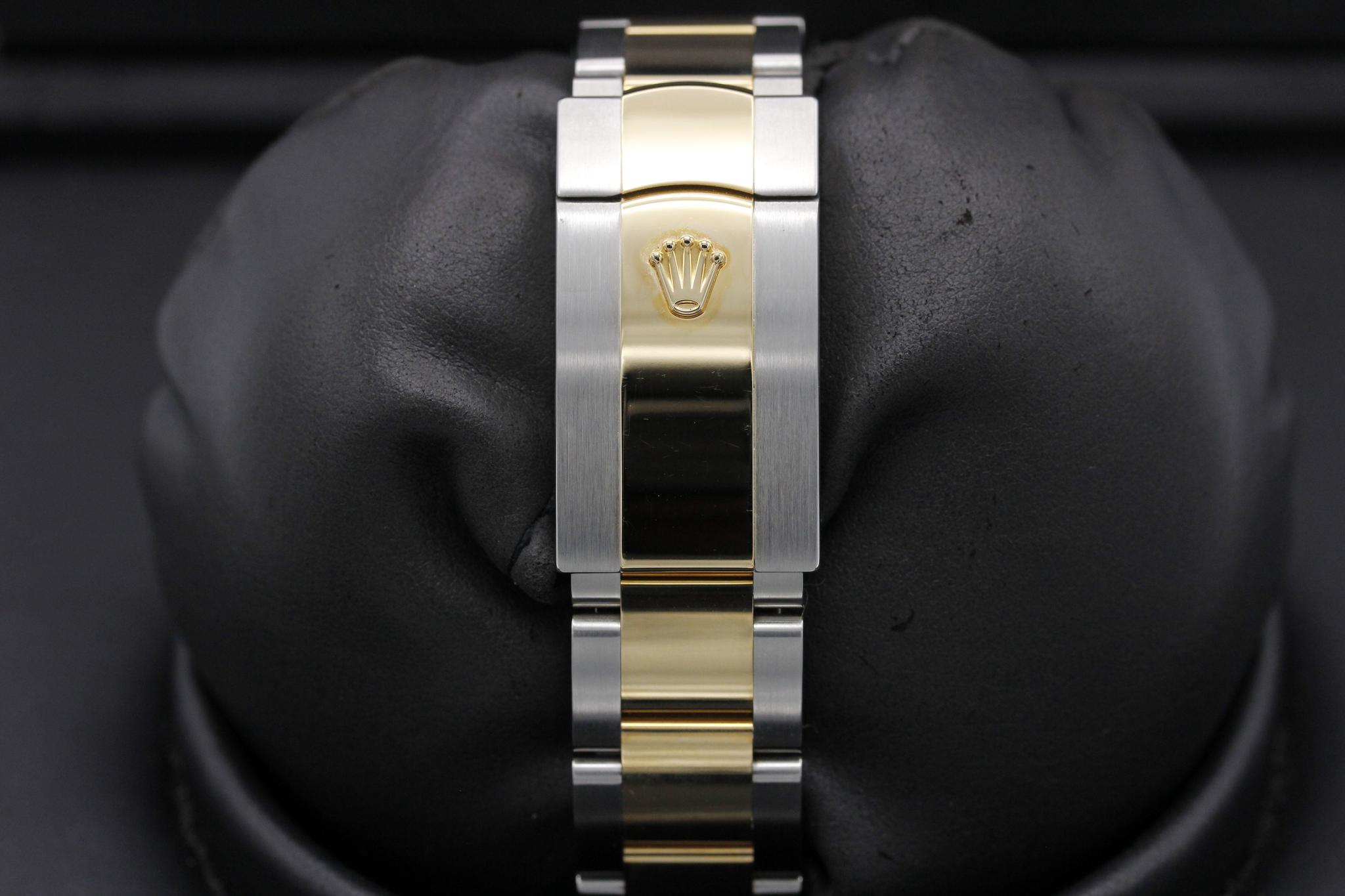 Watch Image 8