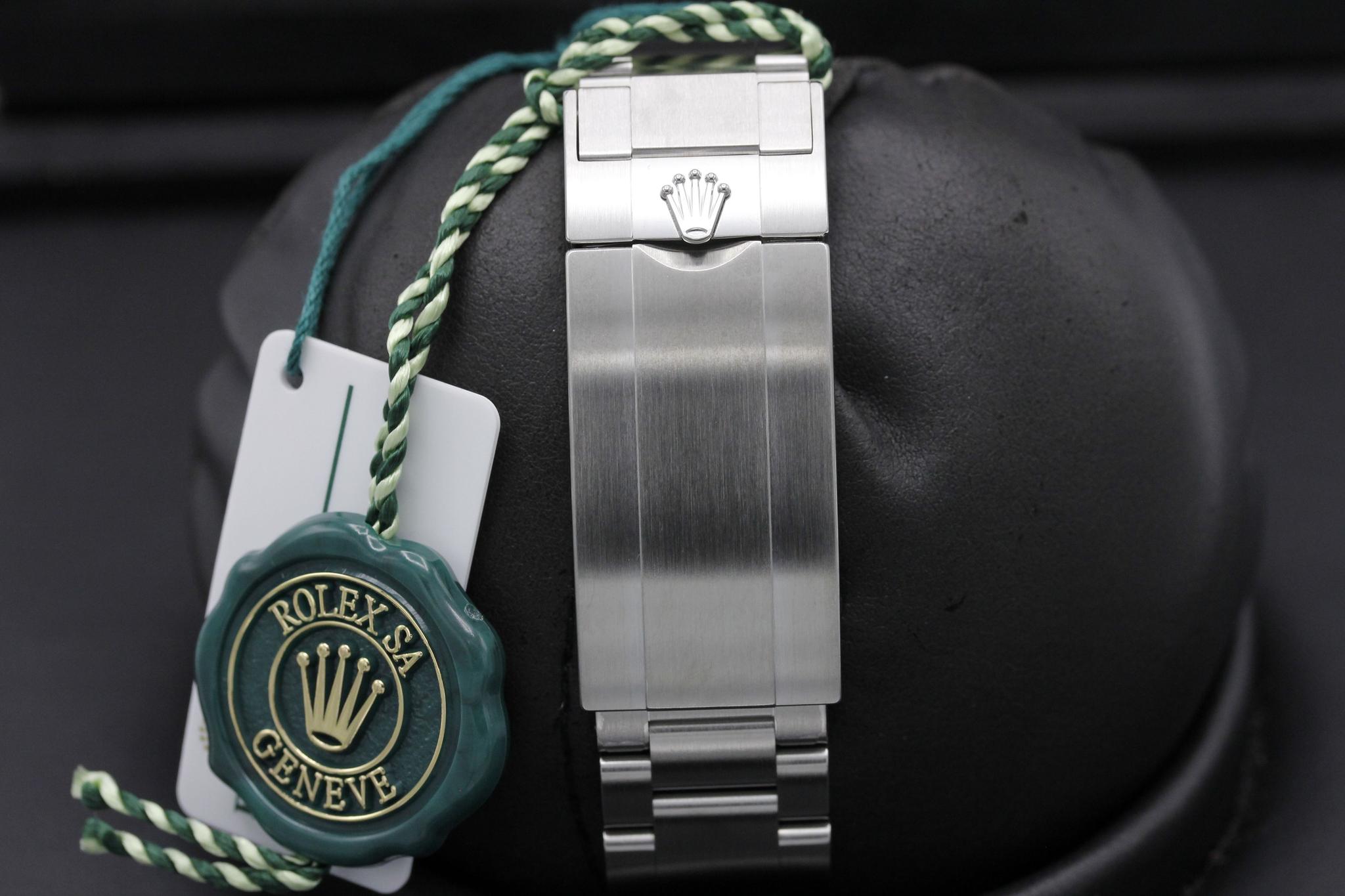 Watch Image 8