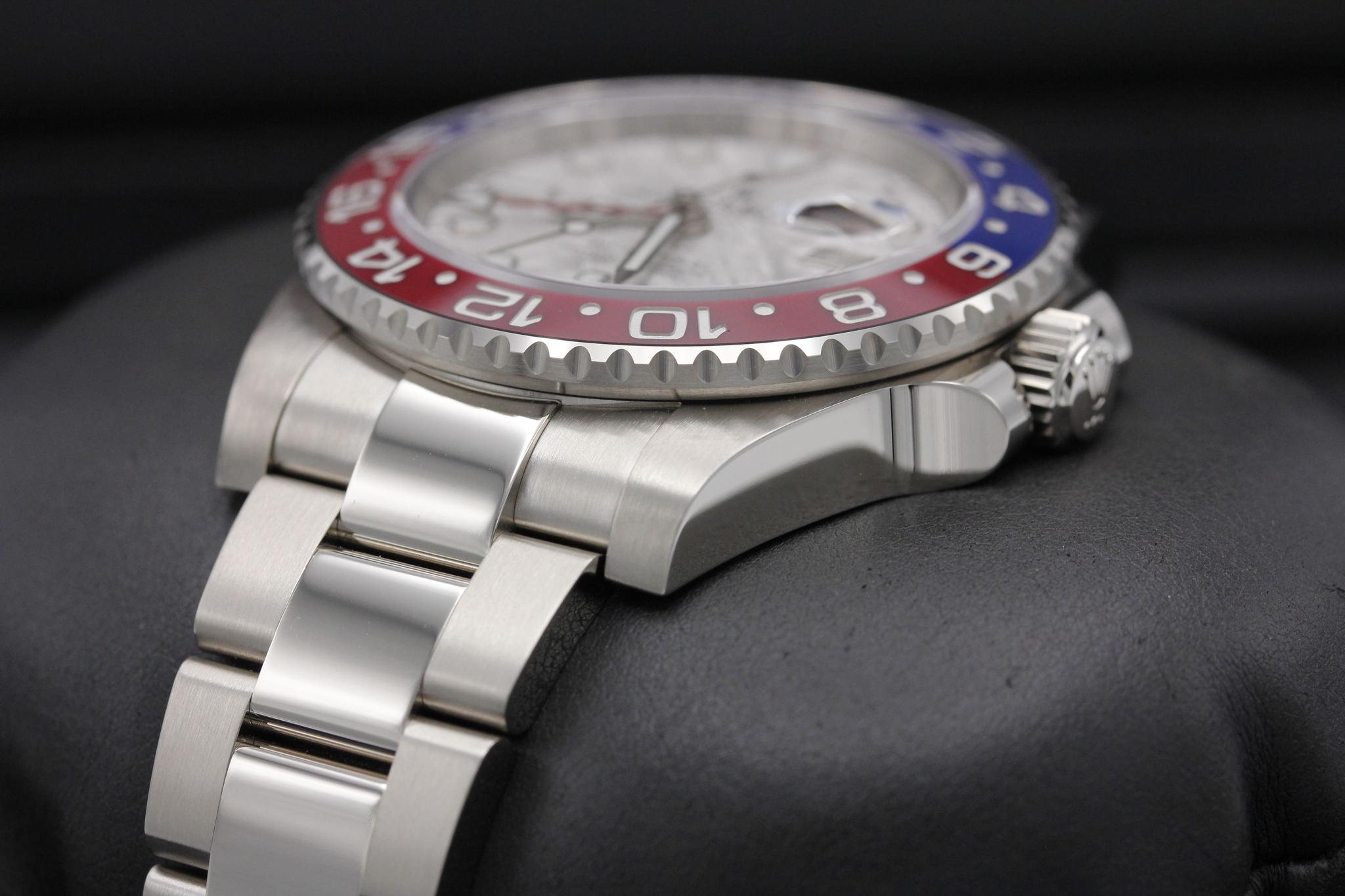 Watch Image 2