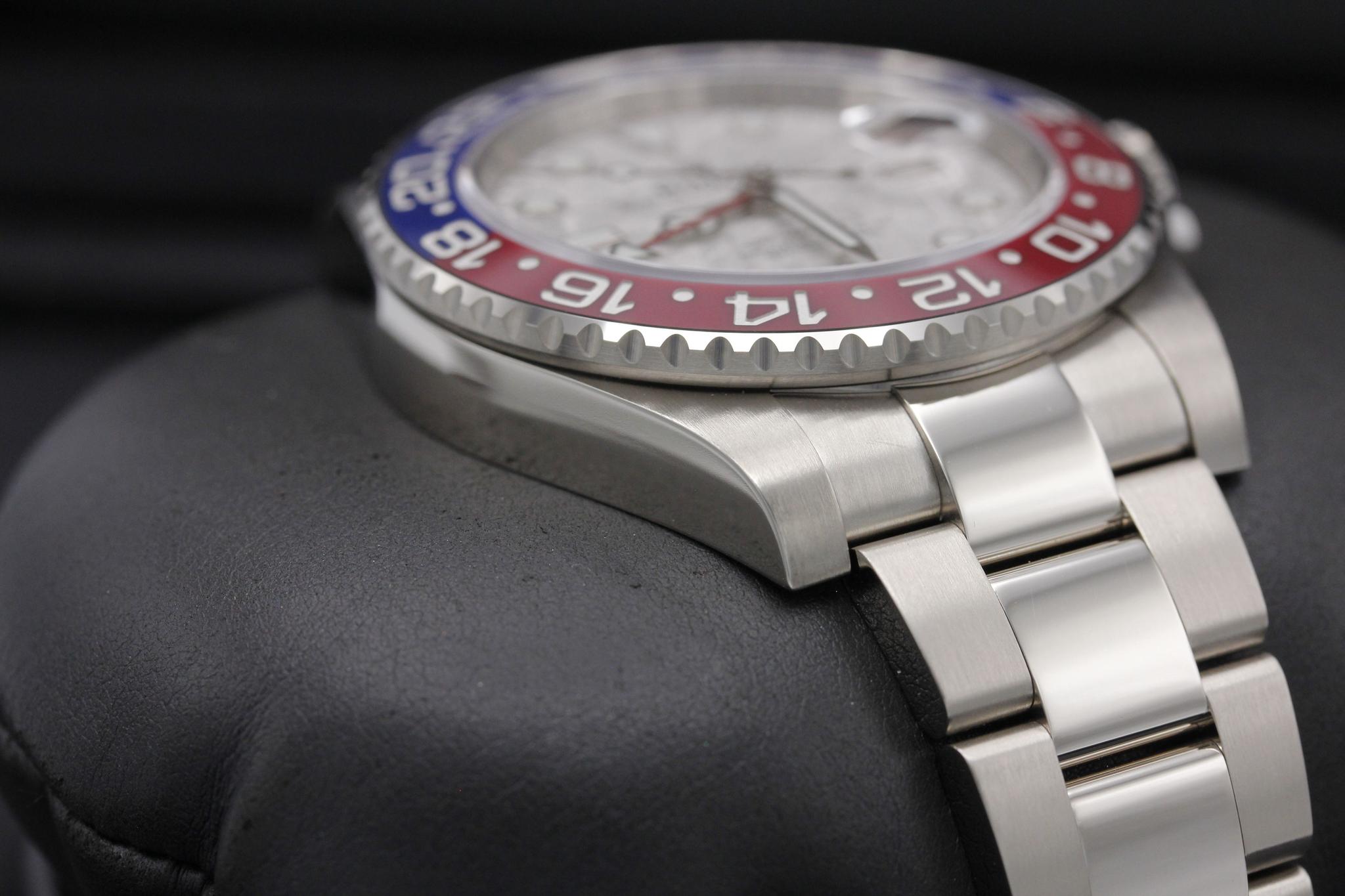 Watch Image 6