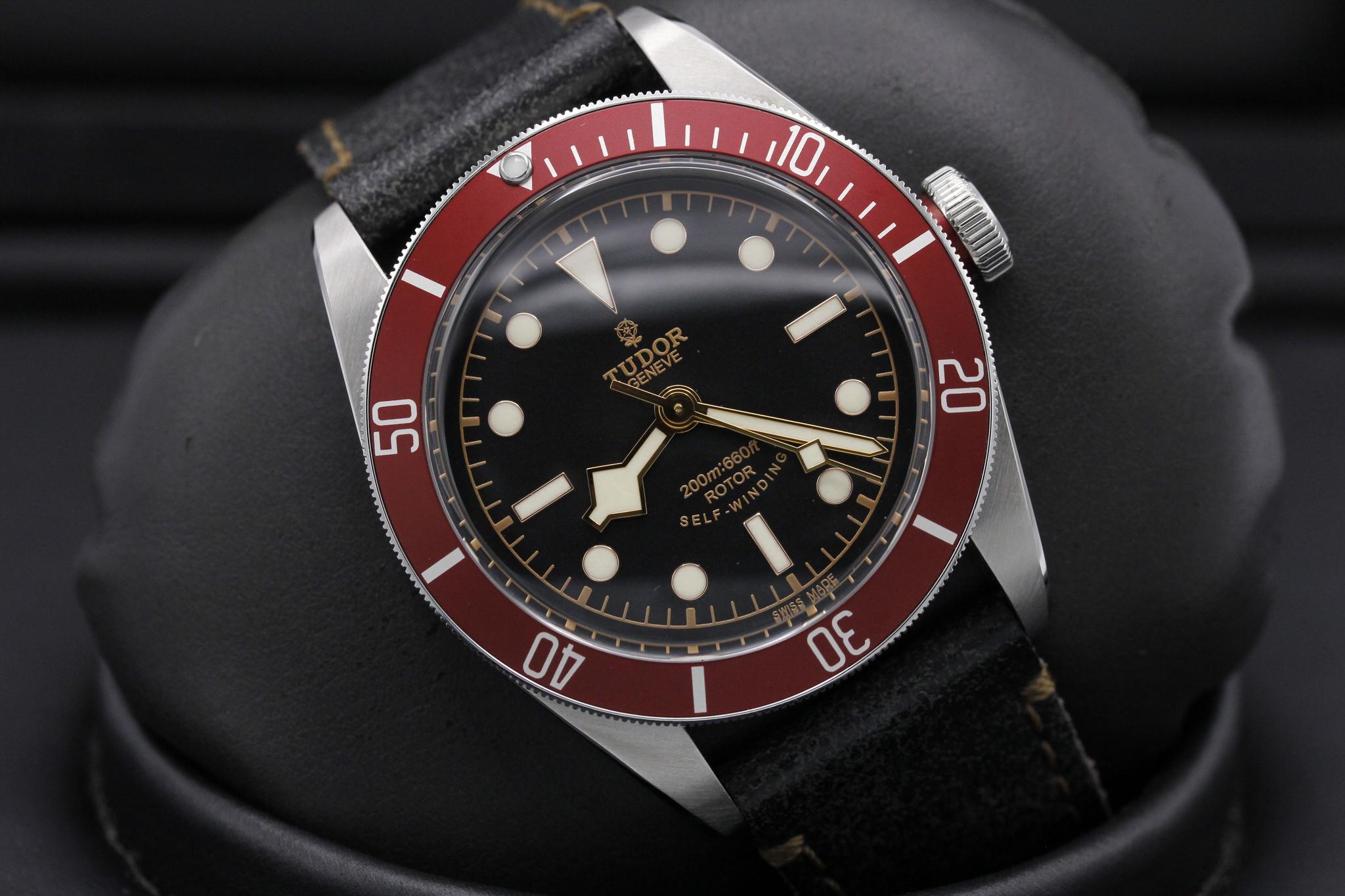 Watch Image 9