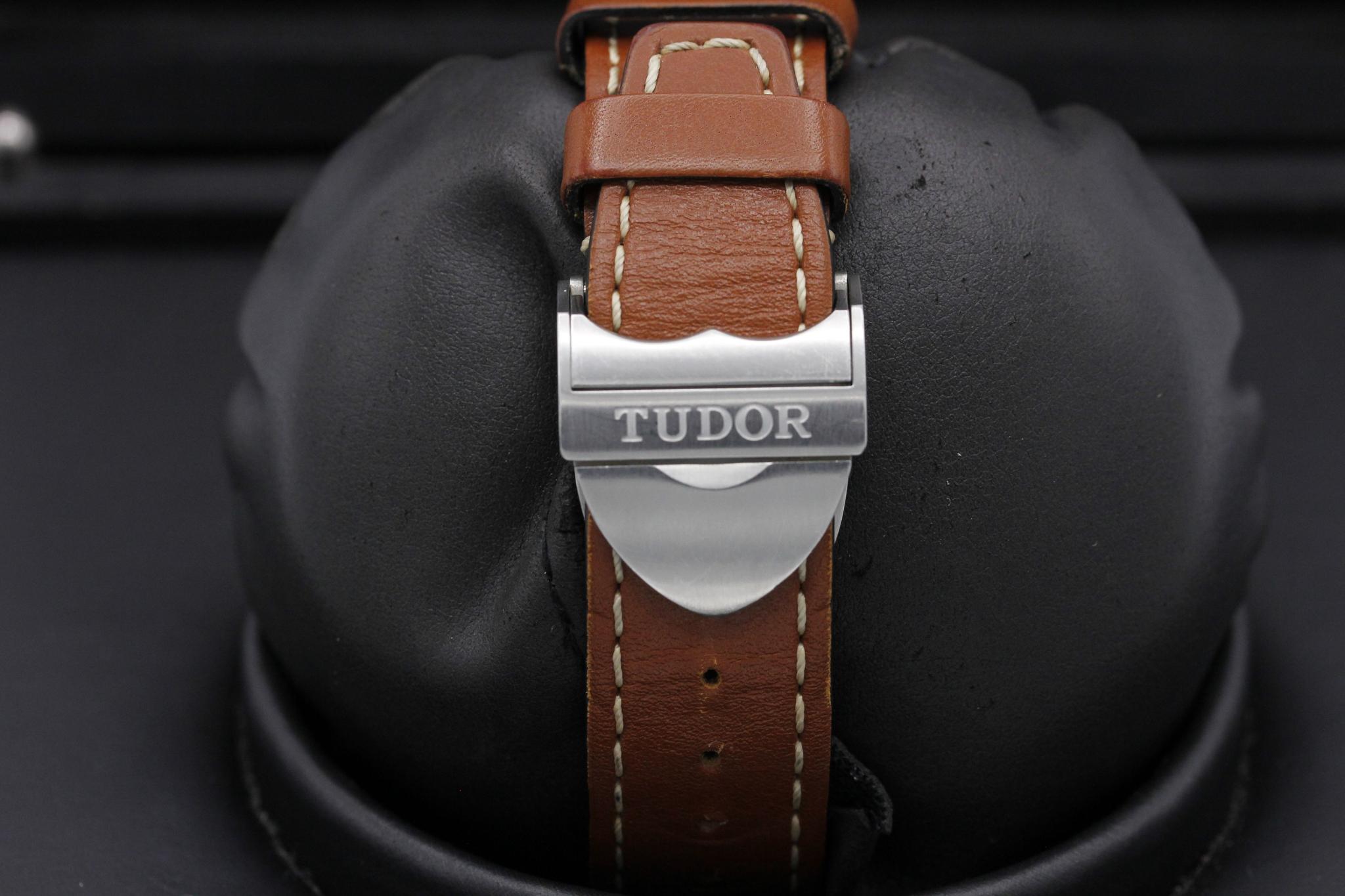 Watch Image 8