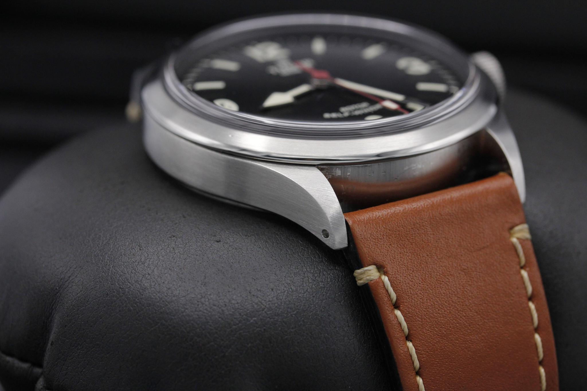 Watch Image 6