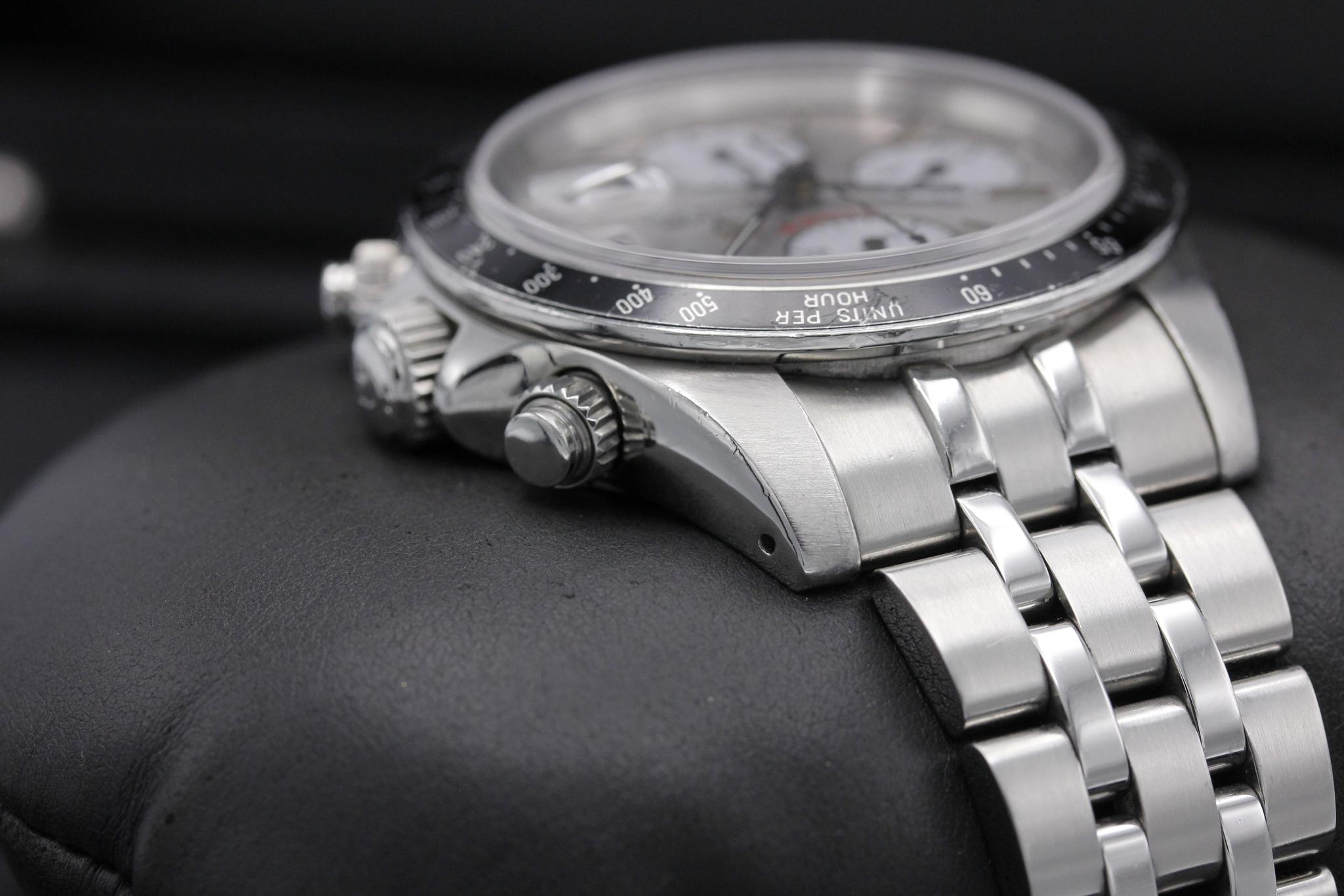 Watch Image 4