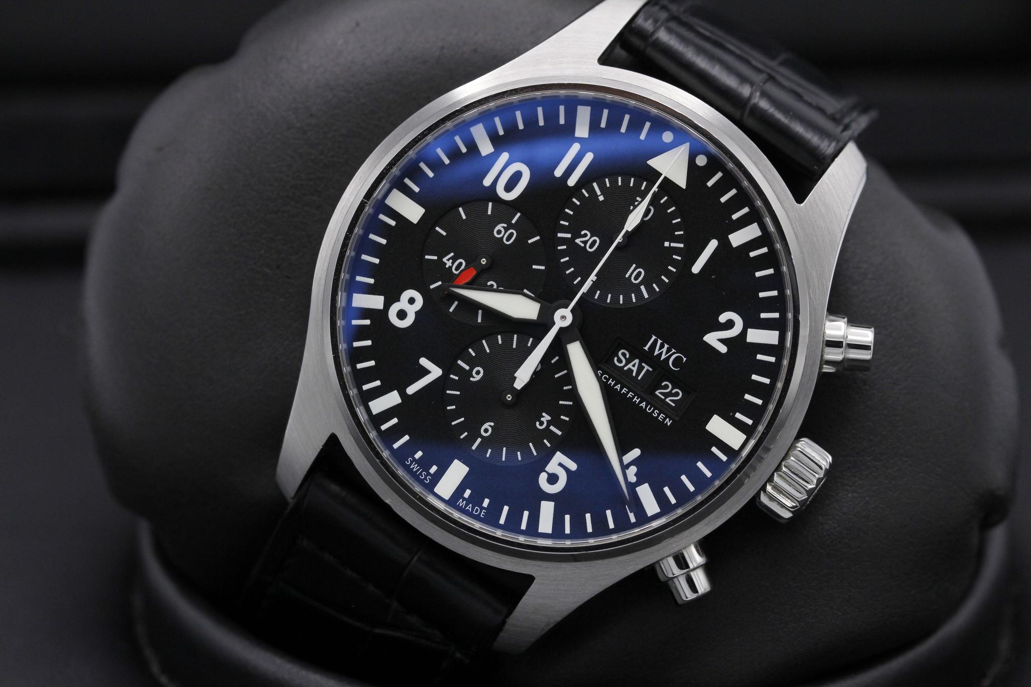 Watch Image 10