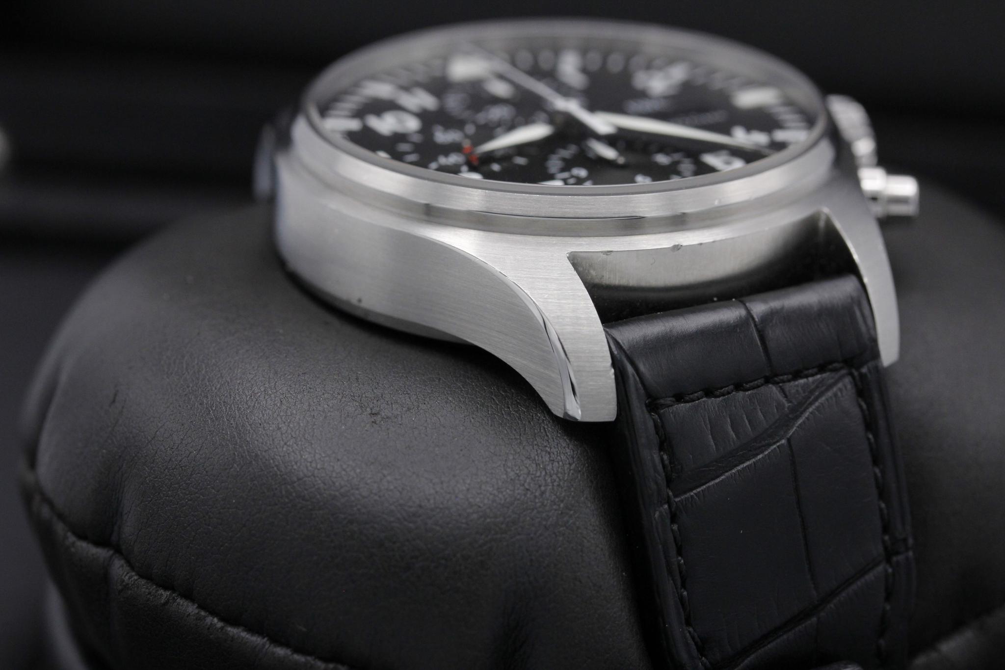 Watch Image 6