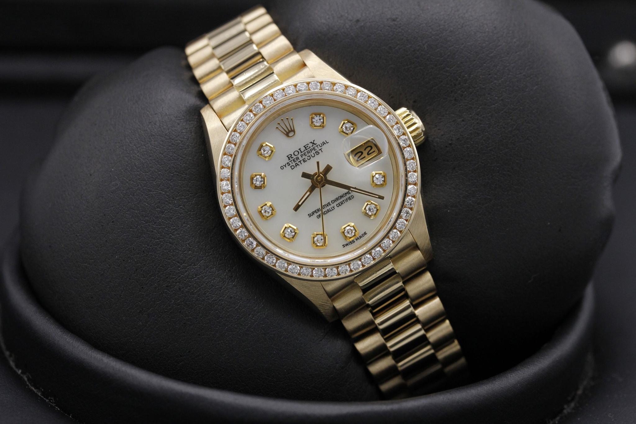 Watch Image 9