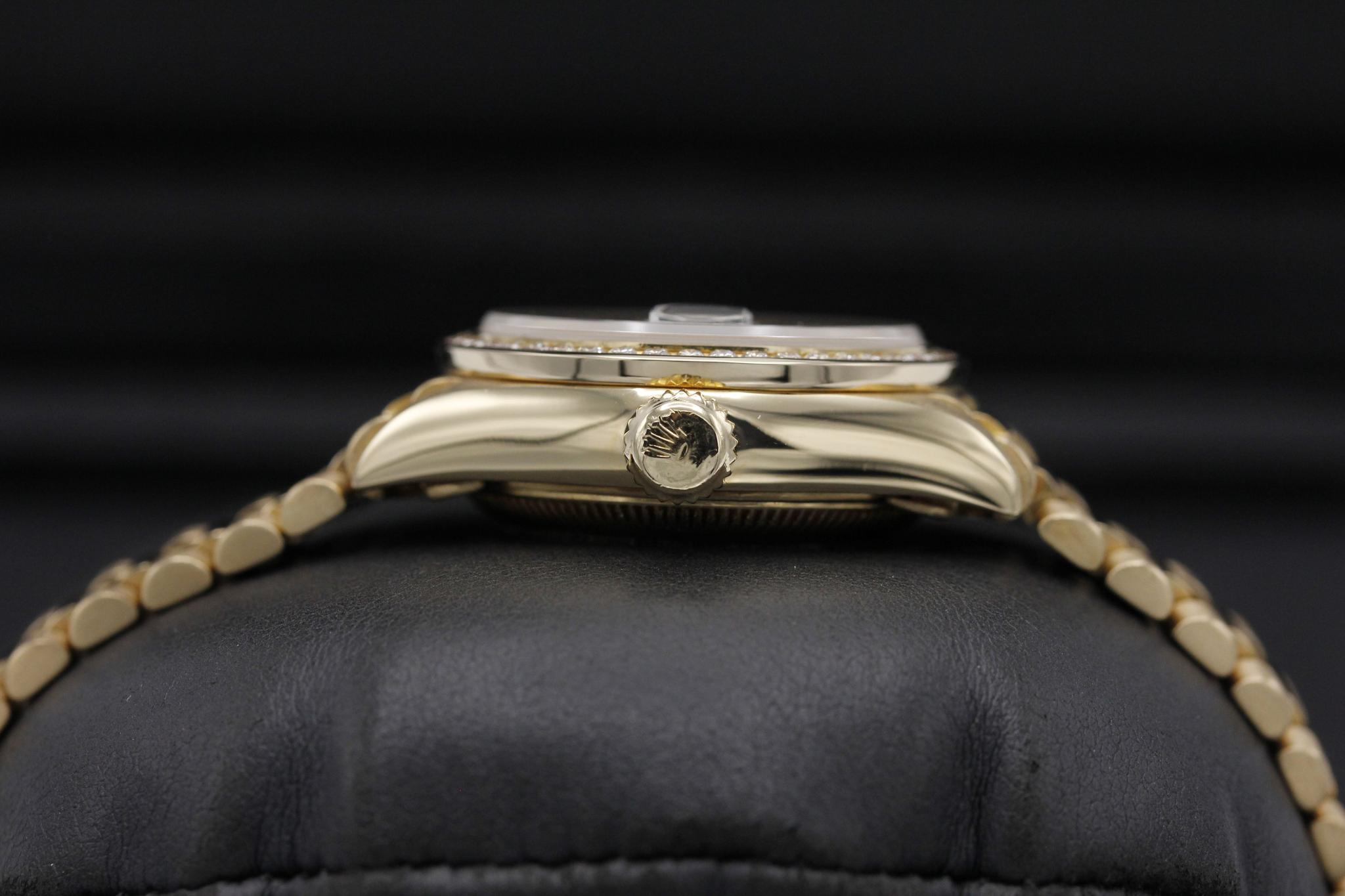 Watch Image 3