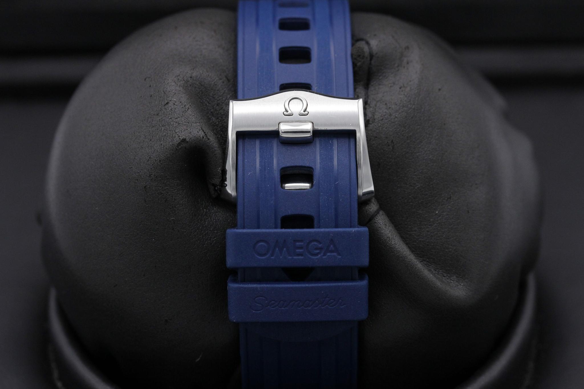 Watch Image 8