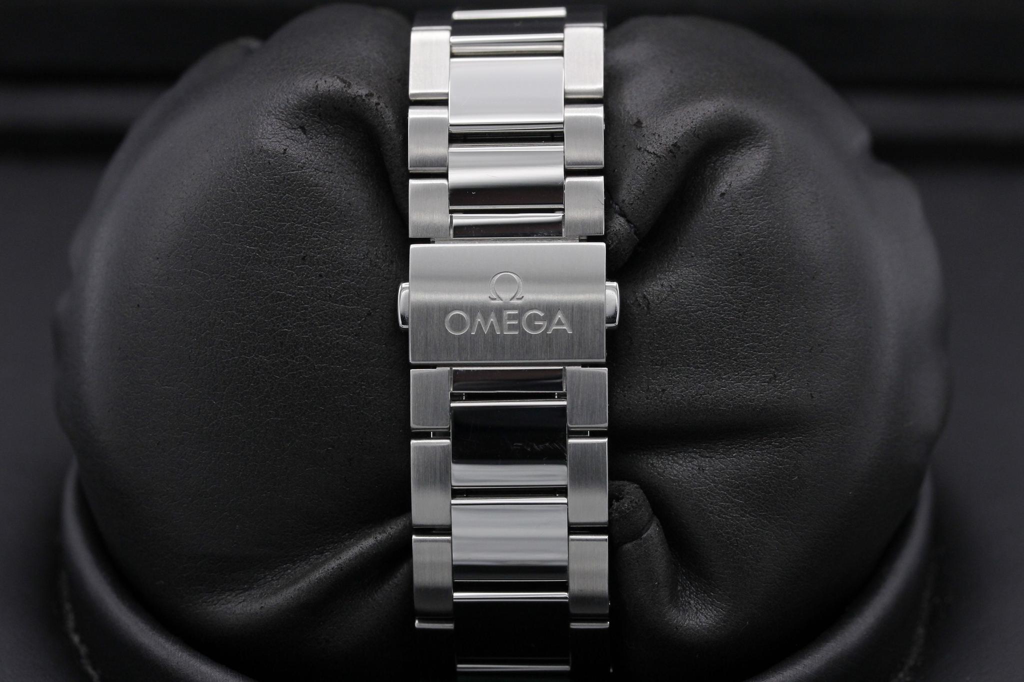 Watch Image 8