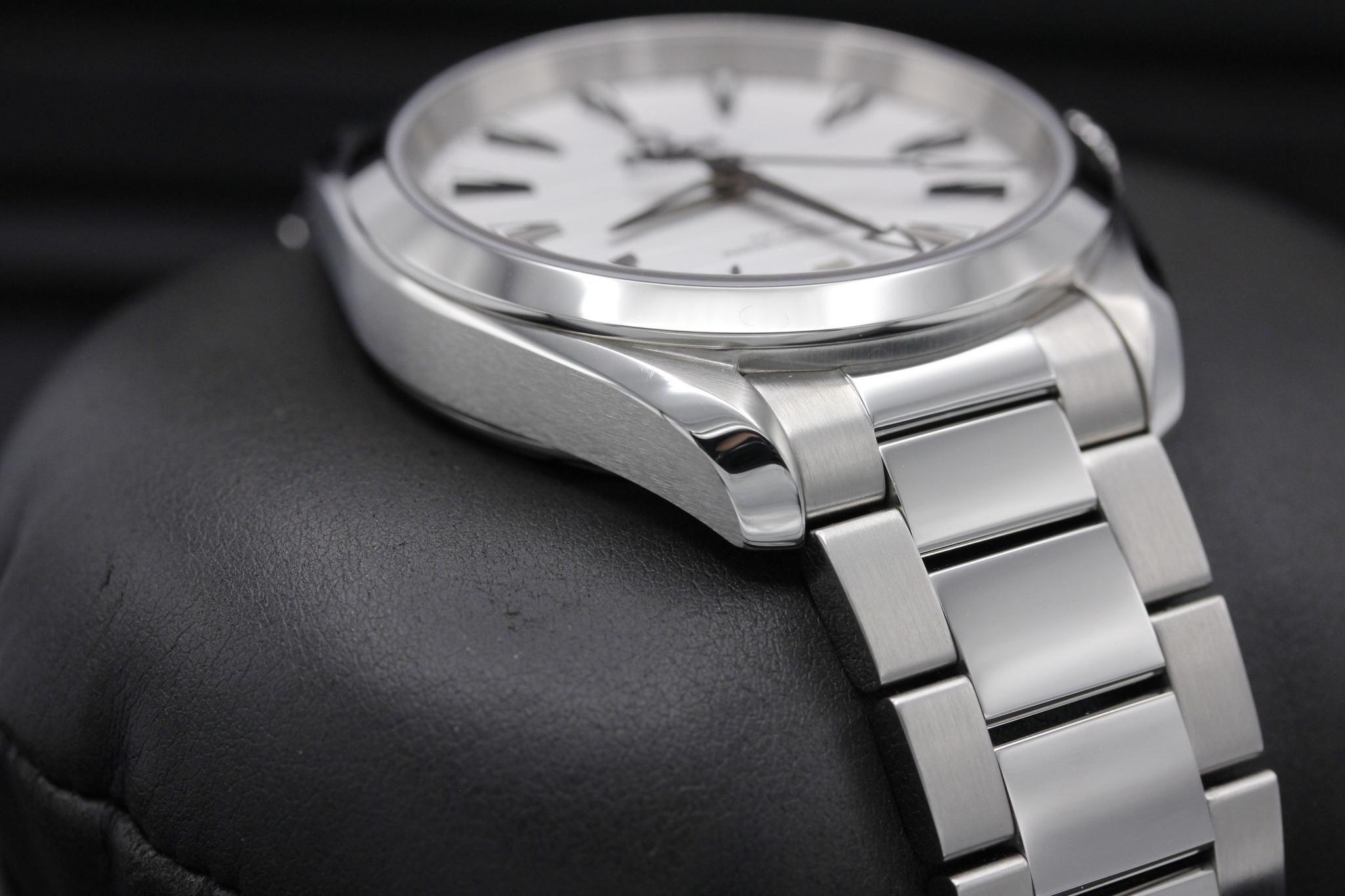 Watch Image 6