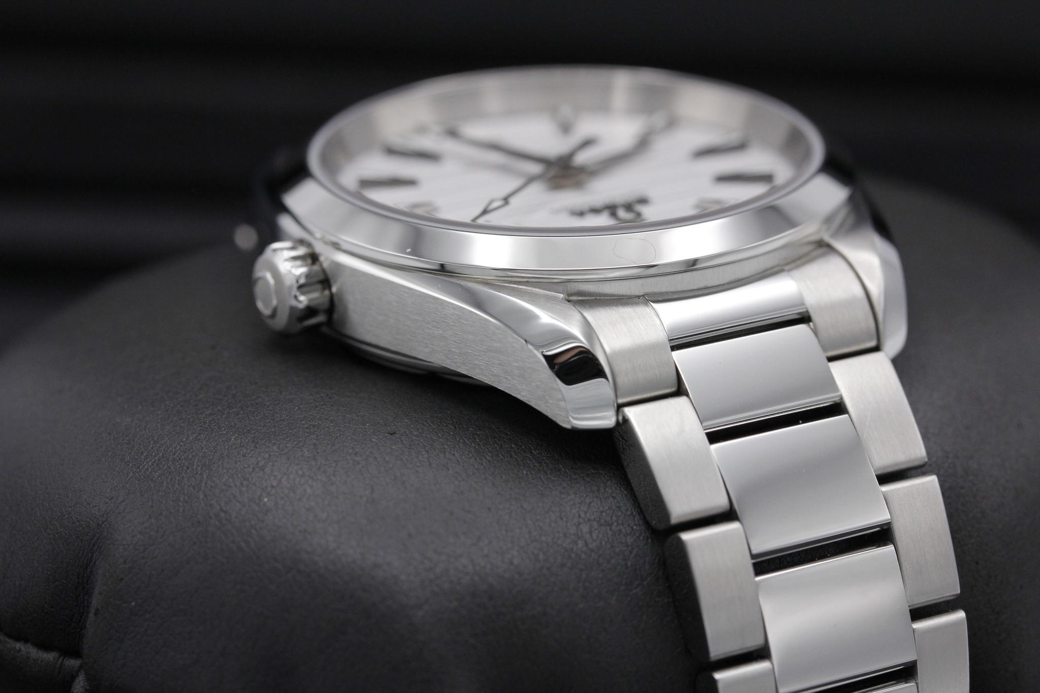 Watch Image 4