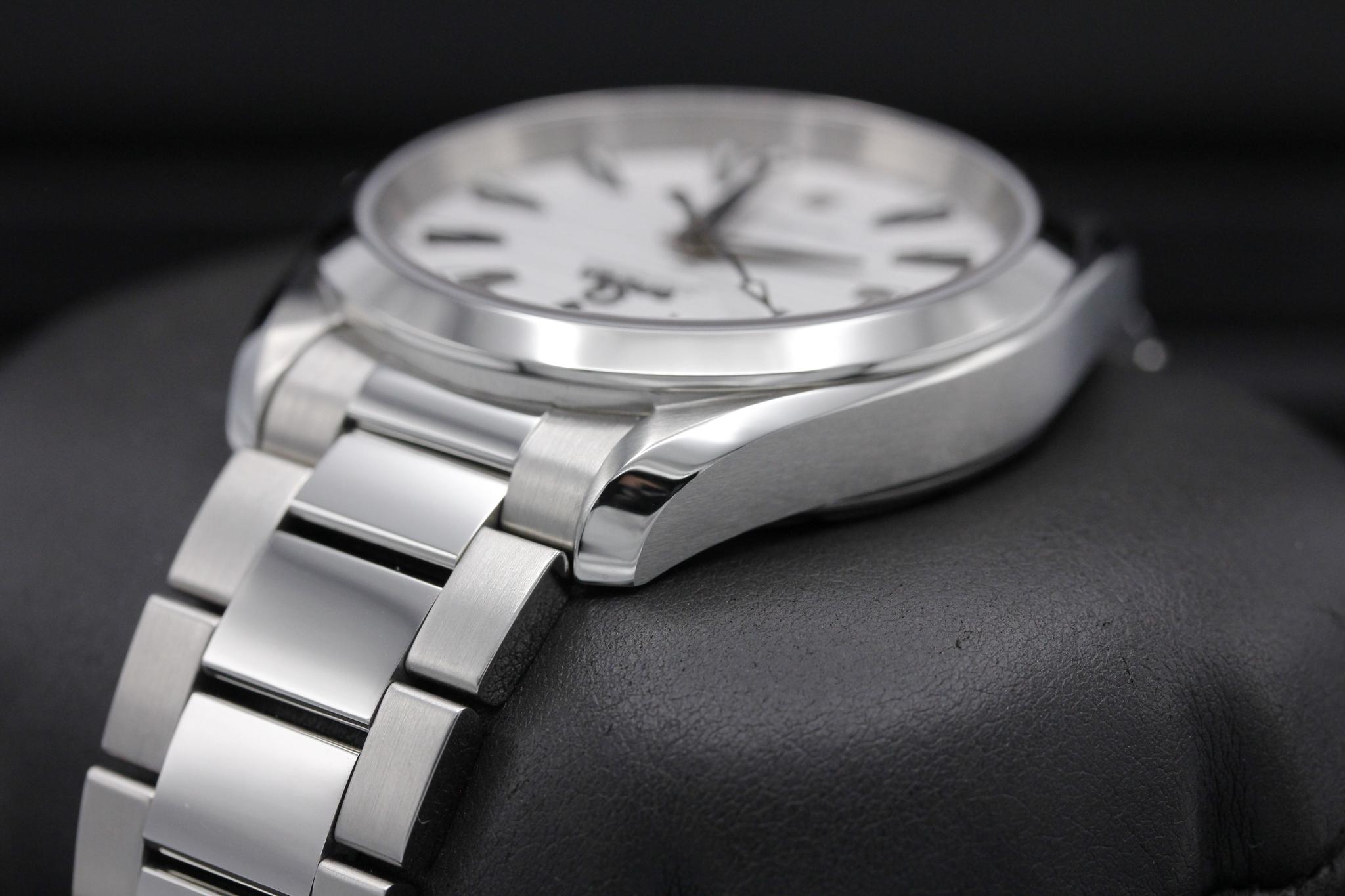 Watch Image 5